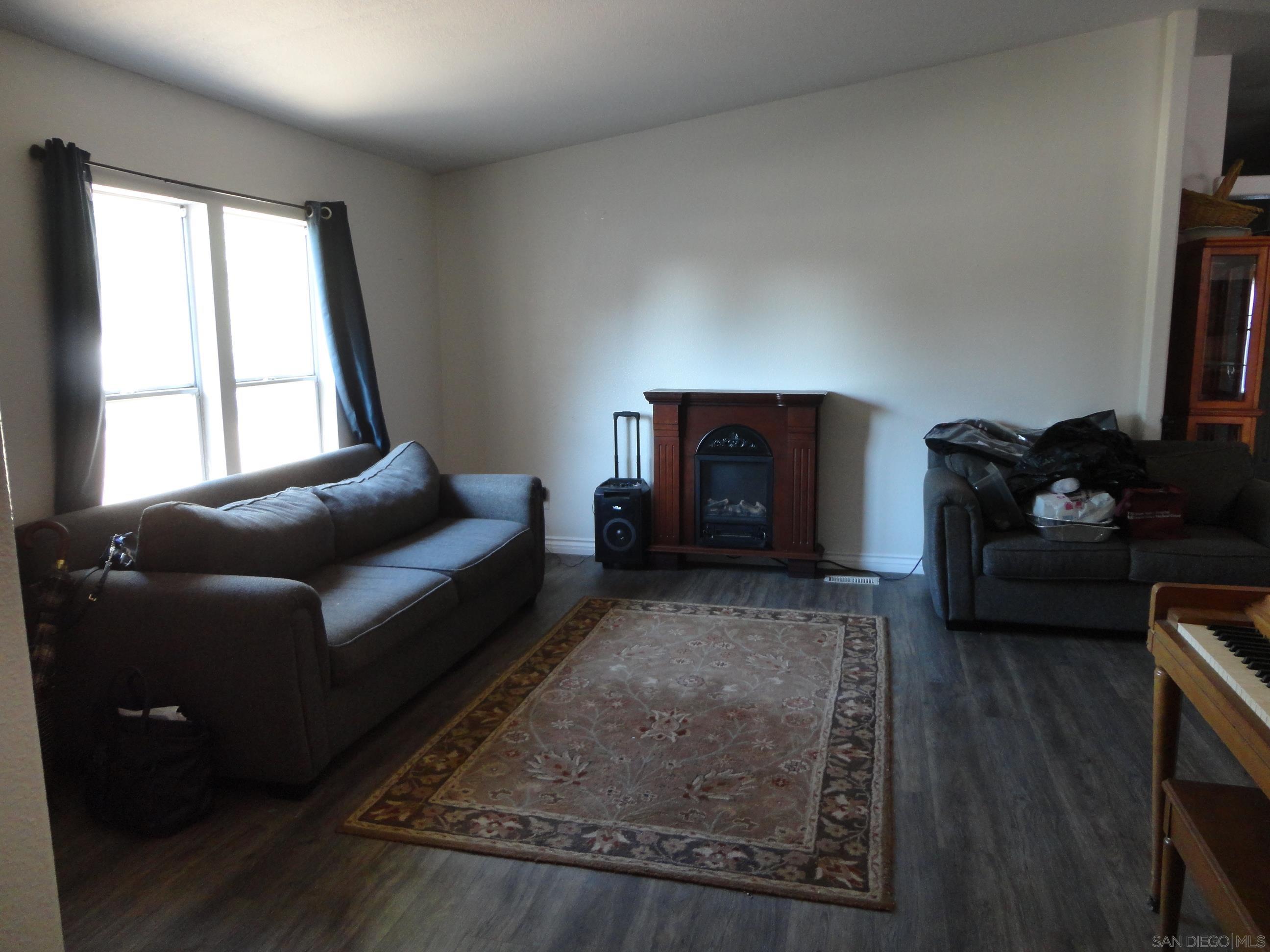 22545 El Centro Rd