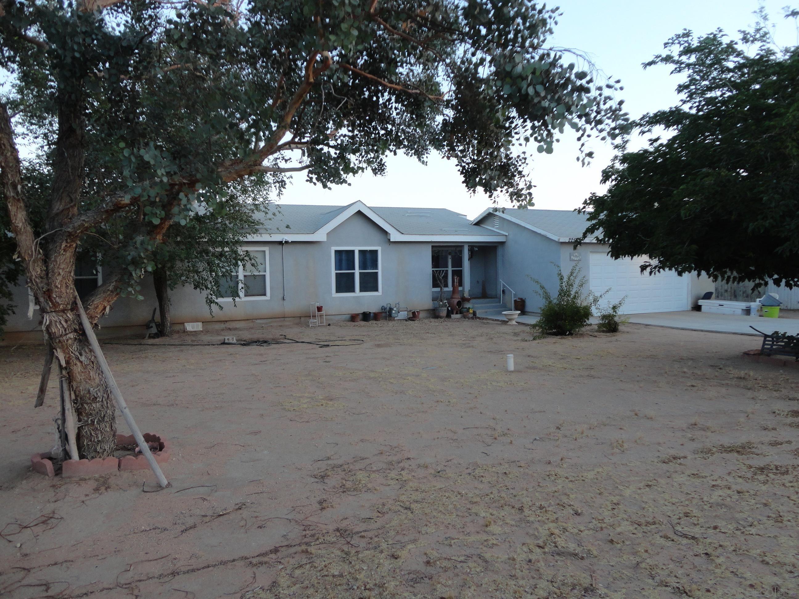 22545 El Centro Rd