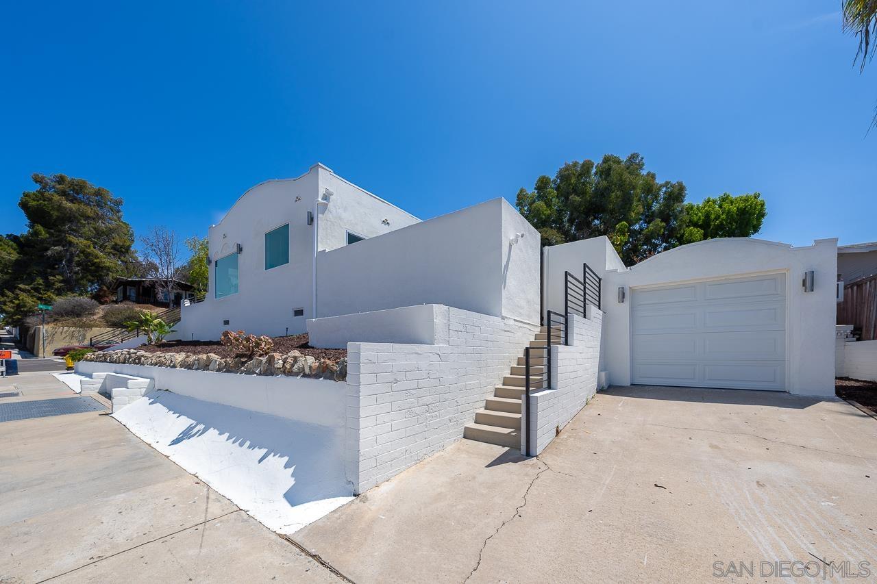 3005 Olive St