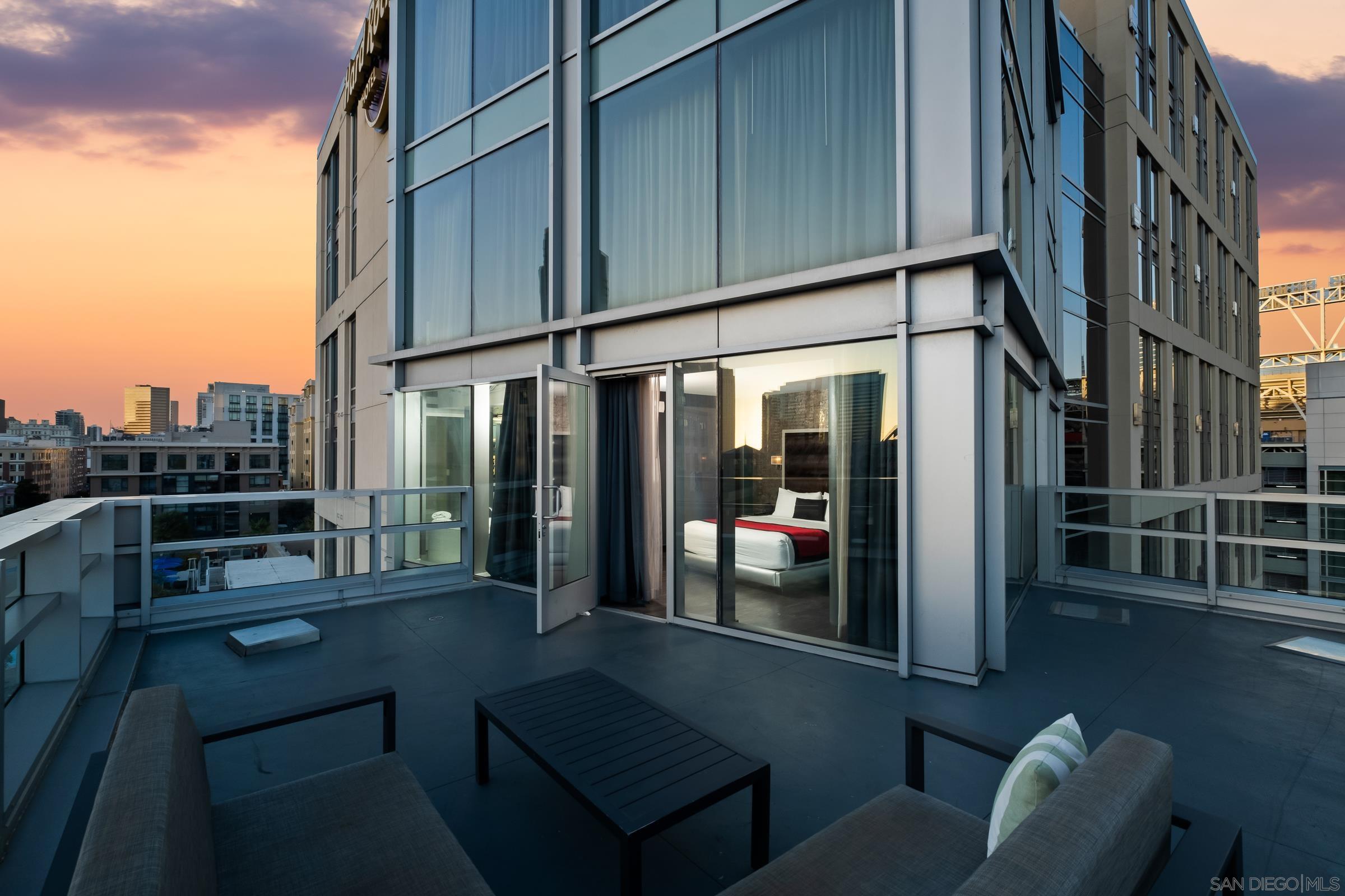207 5th Ave 702