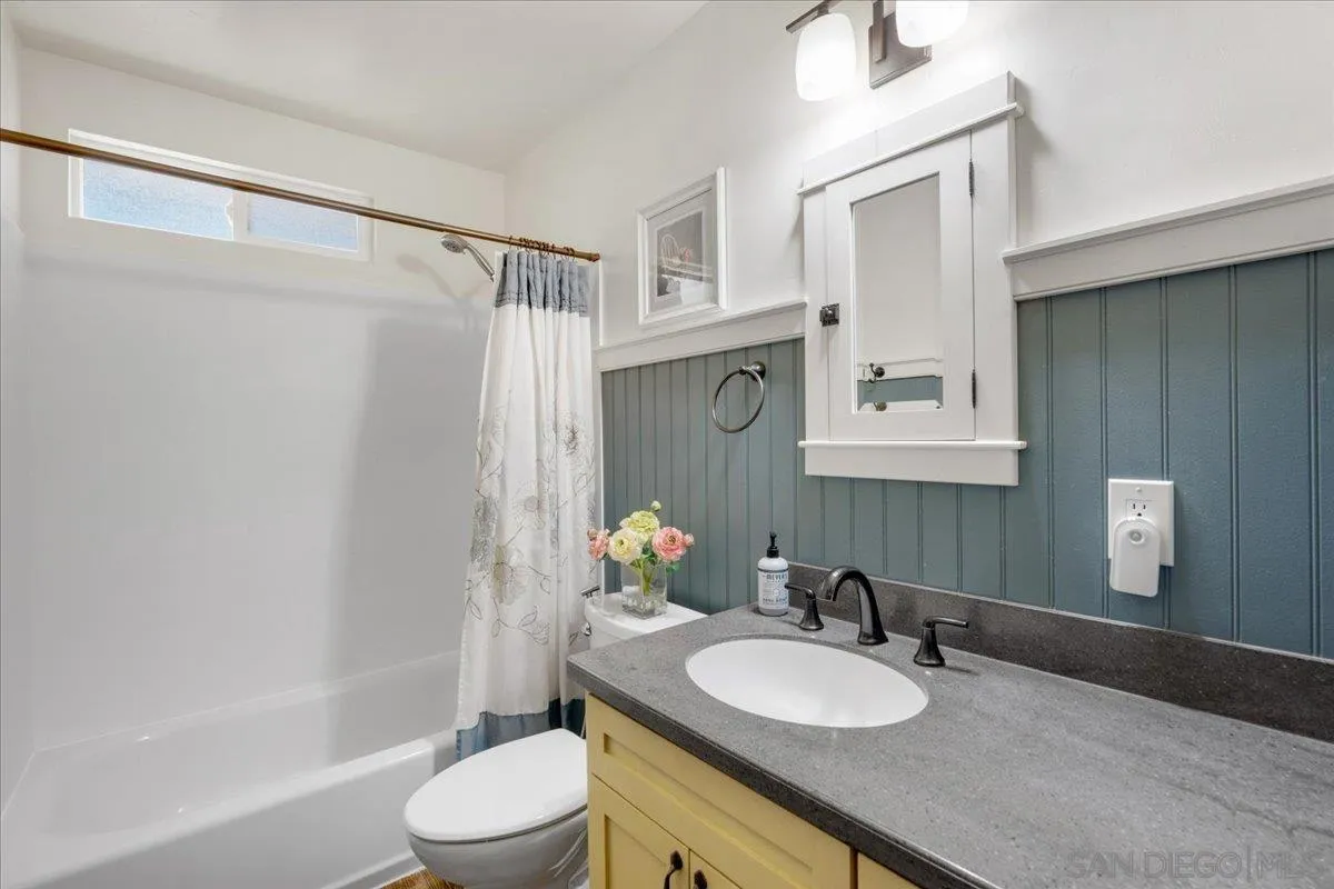 Santee, California 92071, United States, 4 Bedrooms Bedrooms, ,2 BathroomsBathrooms,Residential,Active,155080