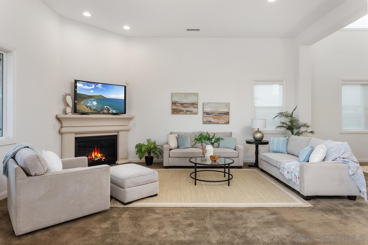 1129 Village Dr