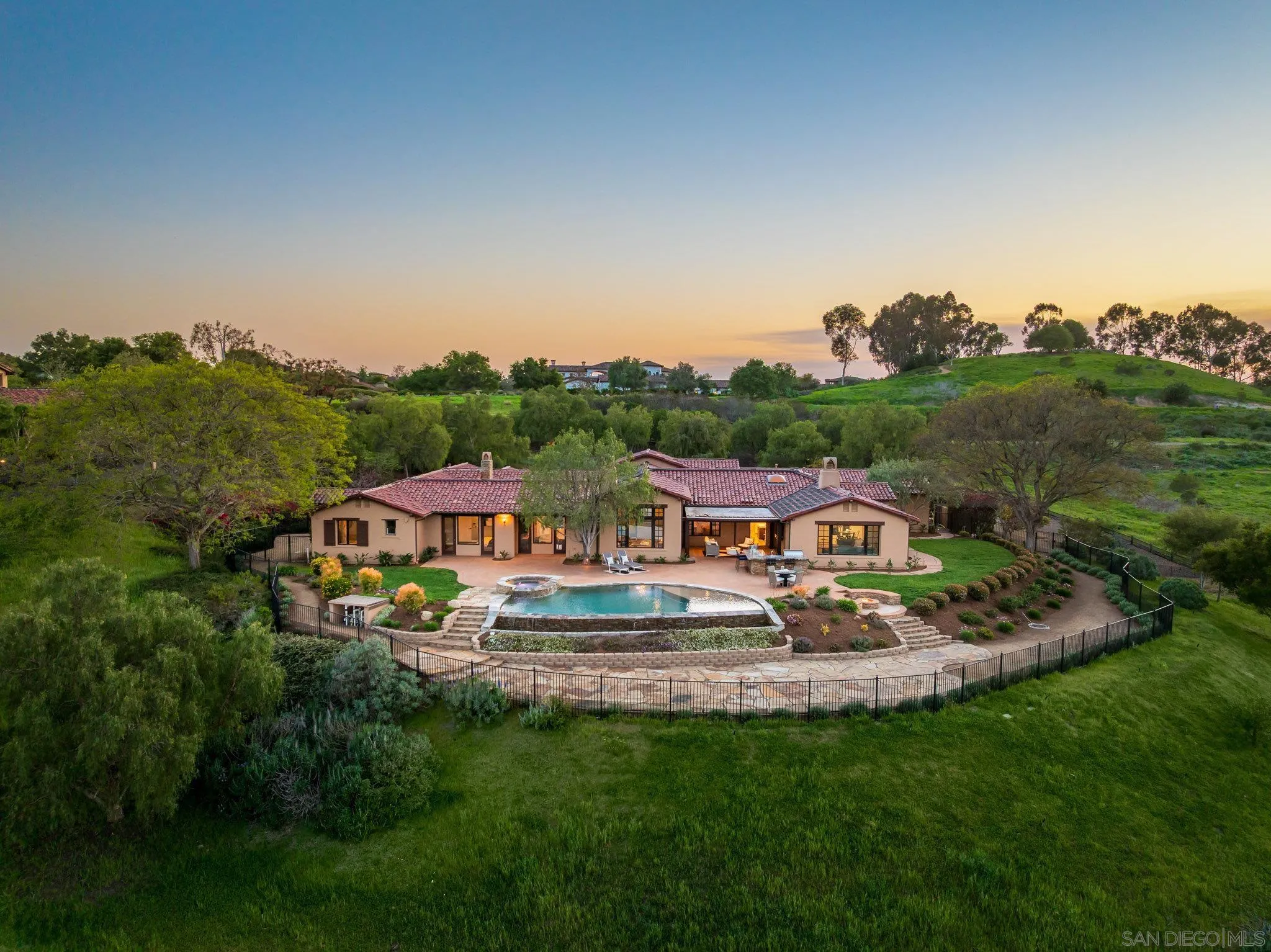 San Diego, California 92127, United States, 5 Bedrooms Bedrooms, ,6 BathroomsBathrooms,Residential,Pending,112407