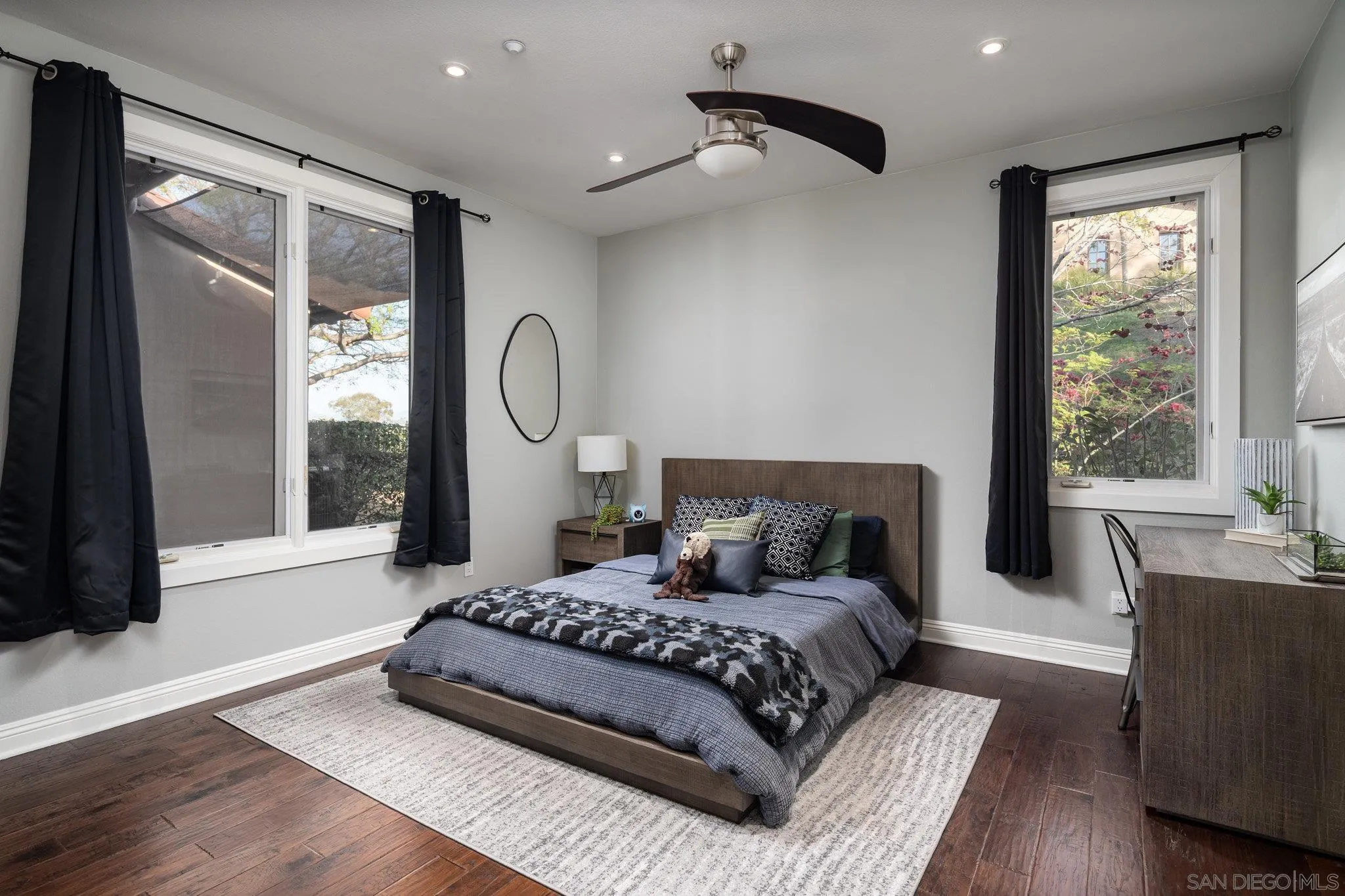 San Diego, California 92127, United States, 5 Bedrooms Bedrooms, ,6 BathroomsBathrooms,Residential,Pending,112407