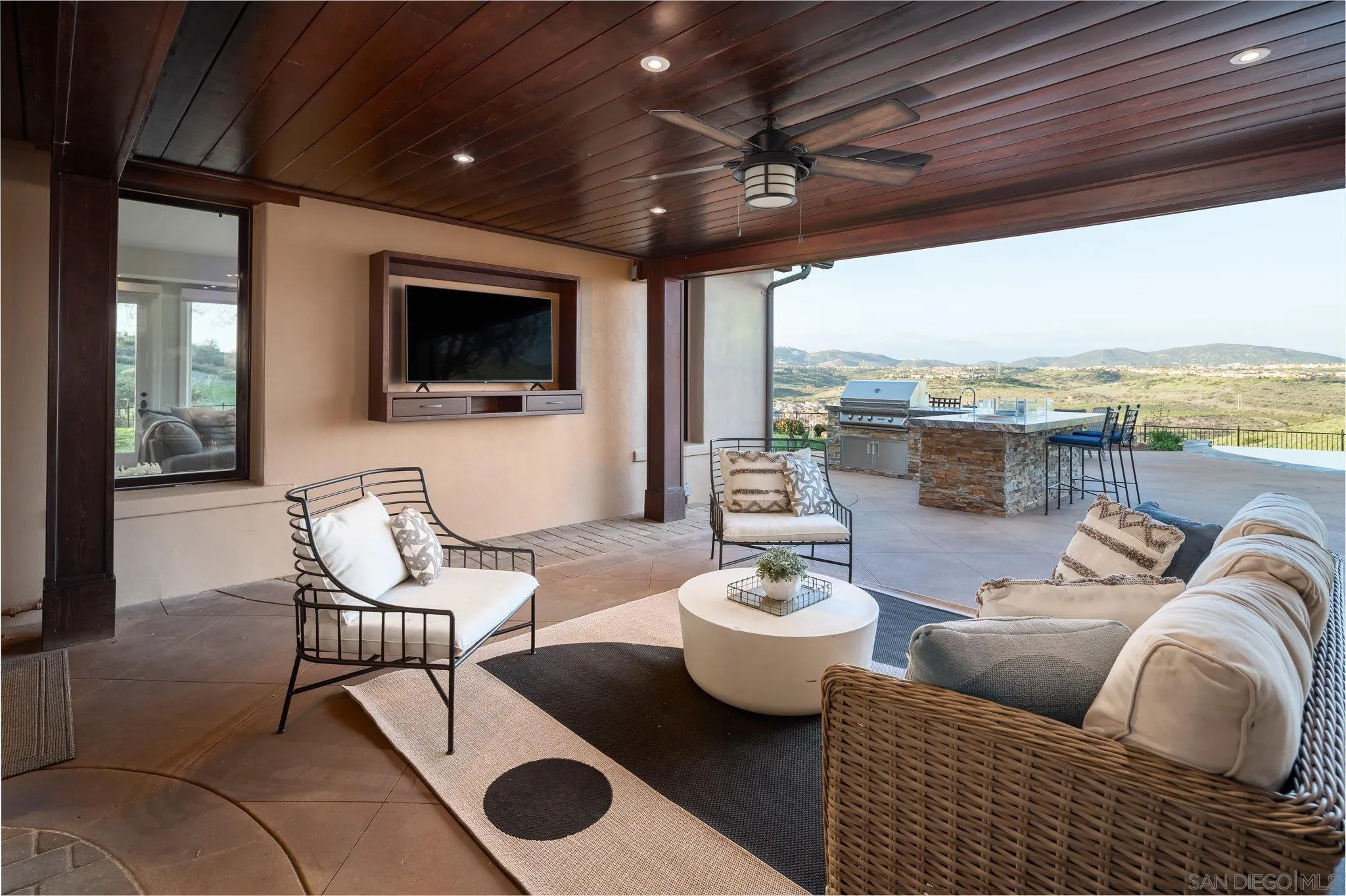 San Diego, California 92127, United States, 5 Bedrooms Bedrooms, ,6 BathroomsBathrooms,Residential,Pending,112407