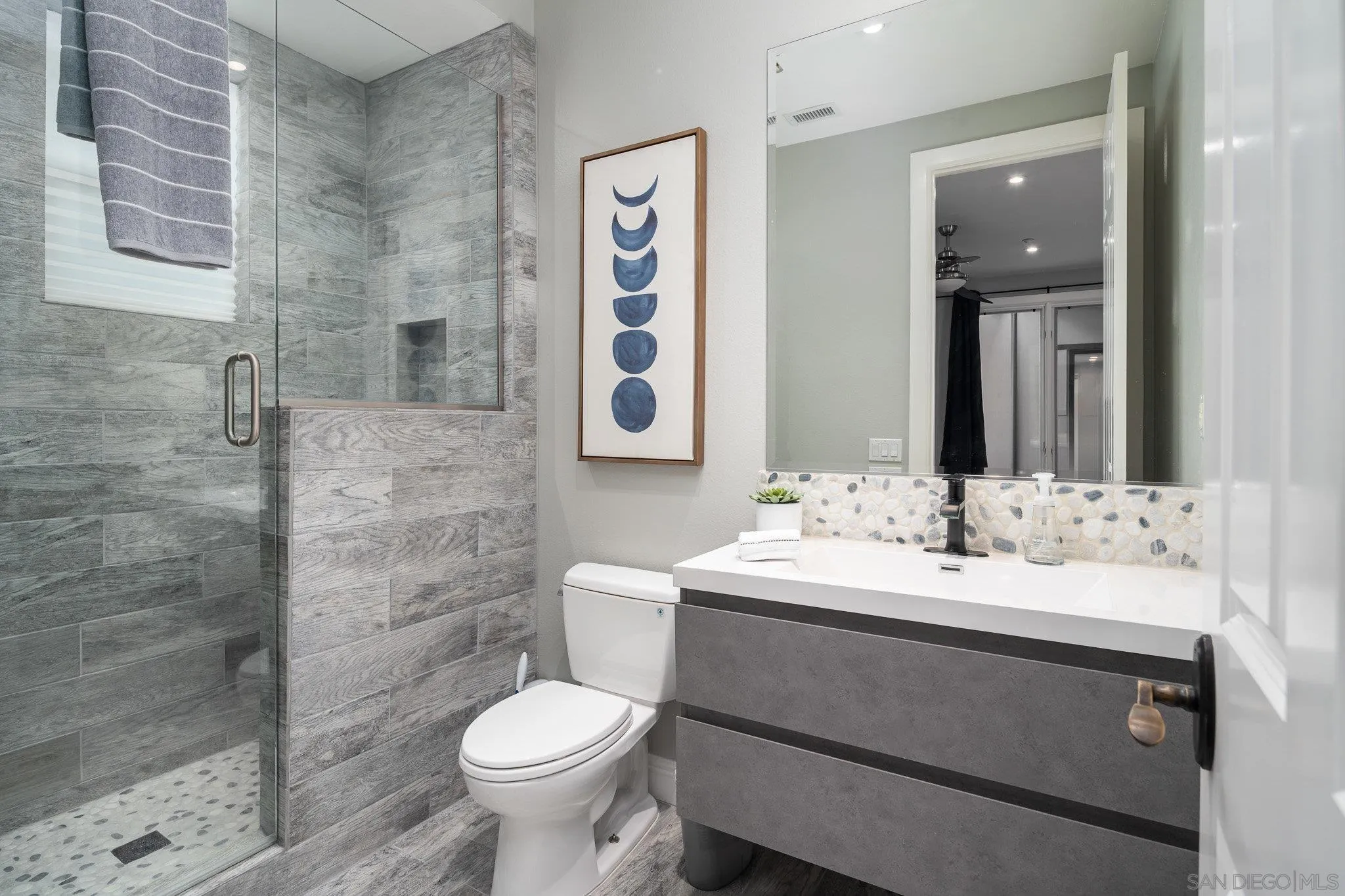 San Diego, California 92127, United States, 5 Bedrooms Bedrooms, ,6 BathroomsBathrooms,Residential,Pending,112407