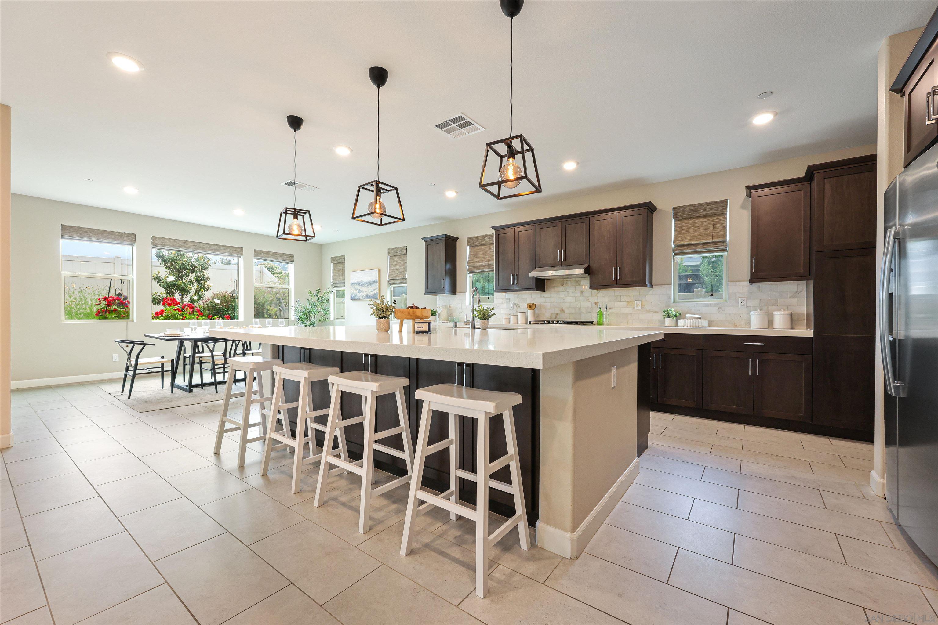 1845 Newton Ct