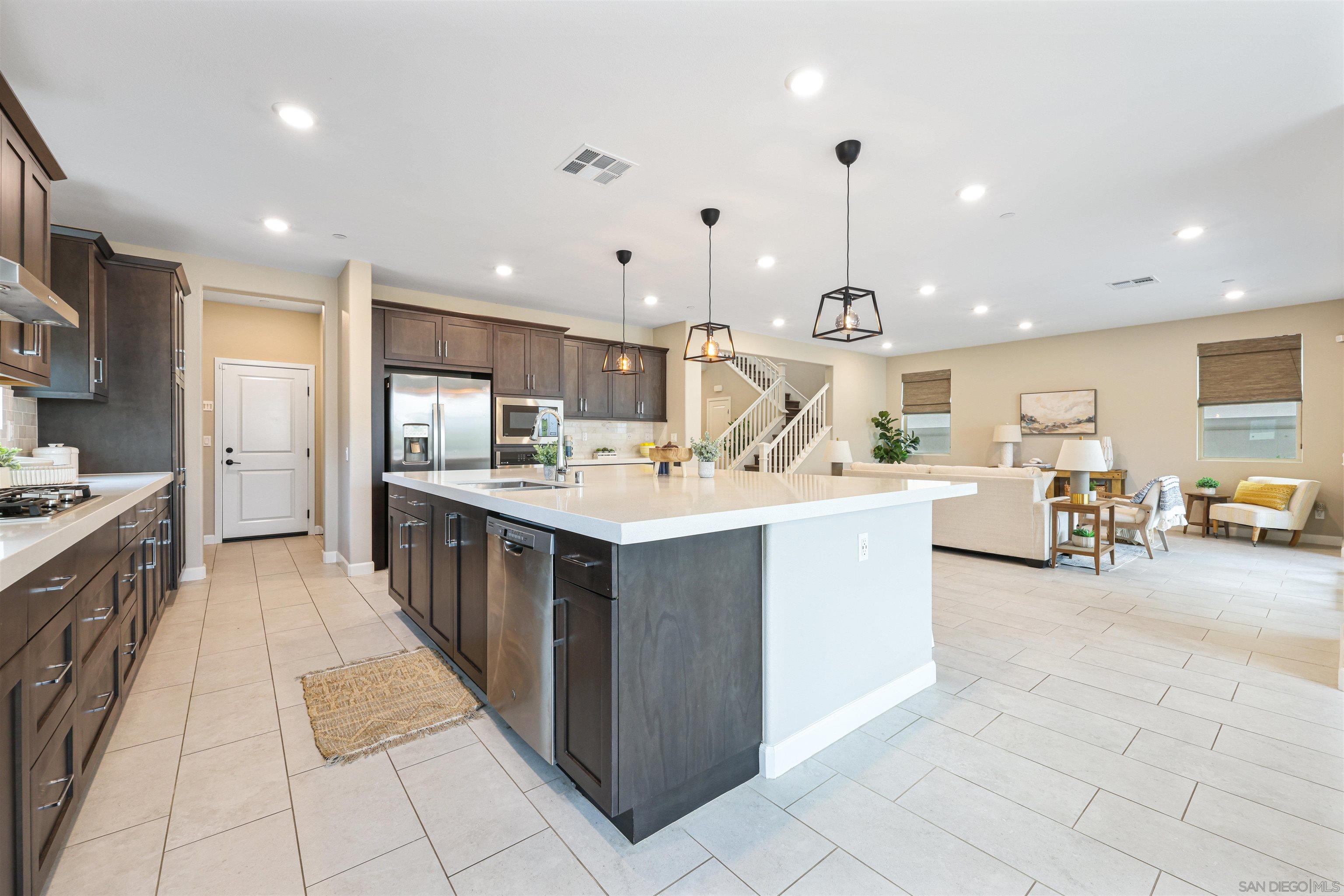 1845 Newton Ct