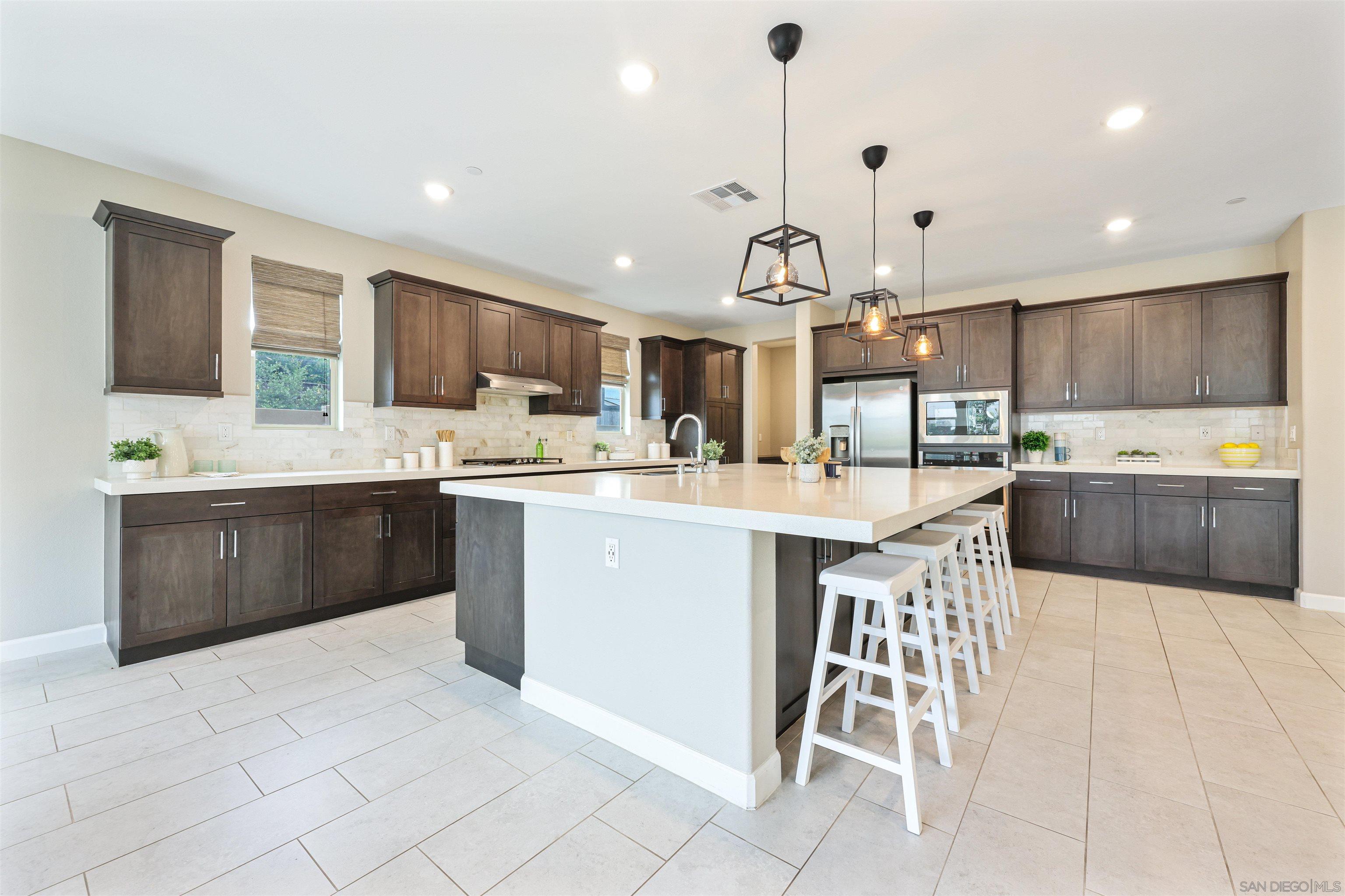 1845 Newton Ct