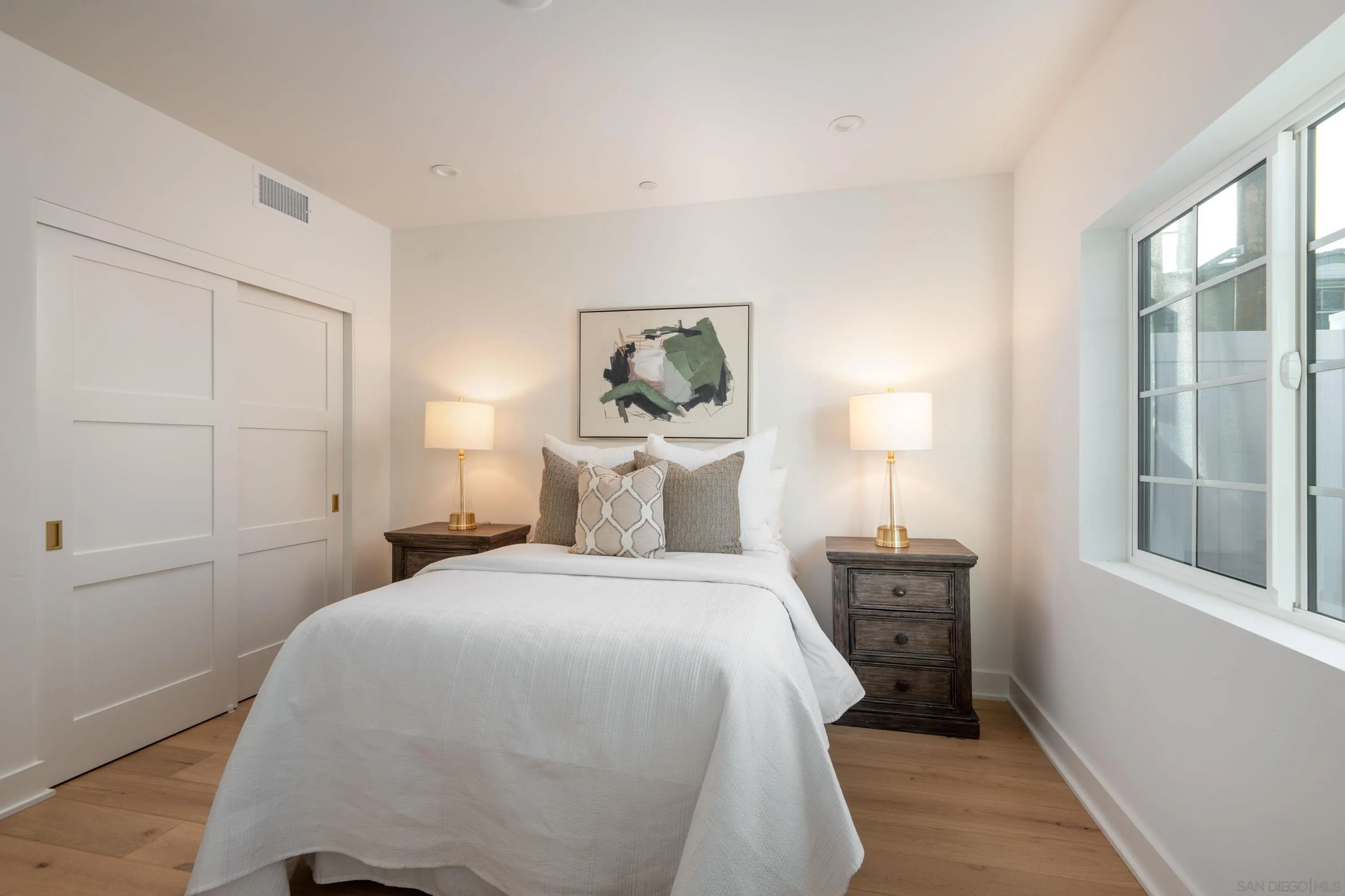 Coronado, California 92118, United States, 3 Bedrooms Bedrooms, ,4 BathroomsBathrooms,Residential,Active,83121