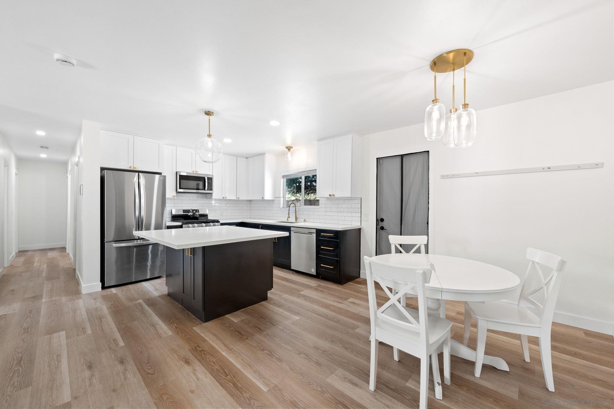 12244 Lakeshore Drive