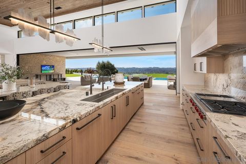 5966-68  Ladys Secret Ct Rancho Santa Fe CA 92067