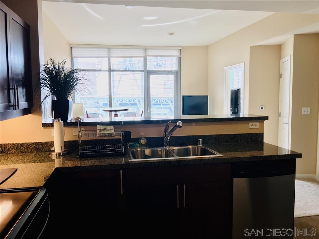 253 10th Avenue 1205