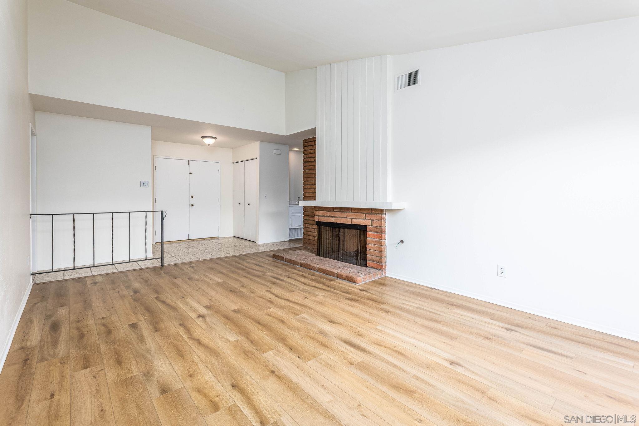 6946 Forrestal Court