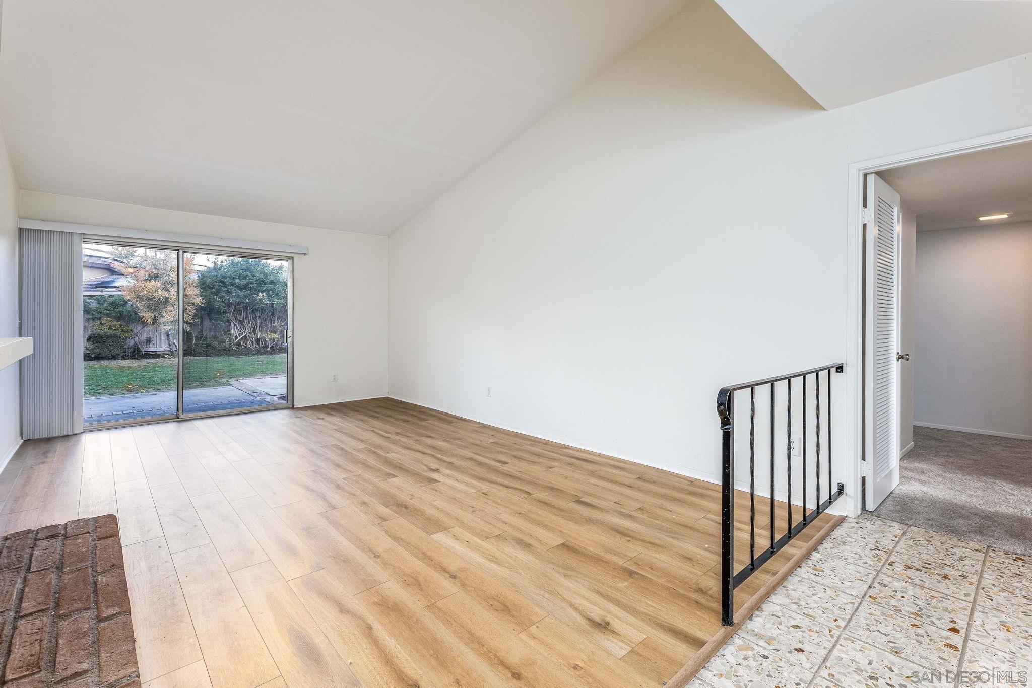 6946 Forrestal Court