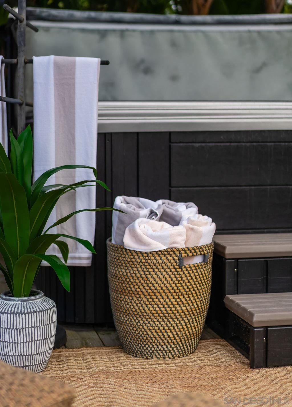 Photo of 7904 Calle De La Plata, La Jolla, CA 92037 (MLS # 240024621)