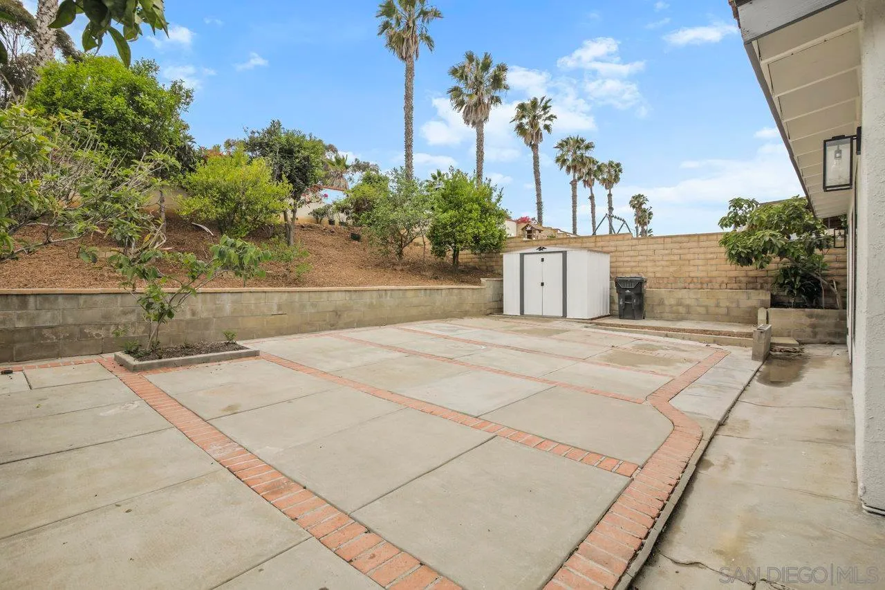 San Diego, California 92154, United States, 5 Bedrooms Bedrooms, ,3 BathroomsBathrooms,Residential,Pending,145063