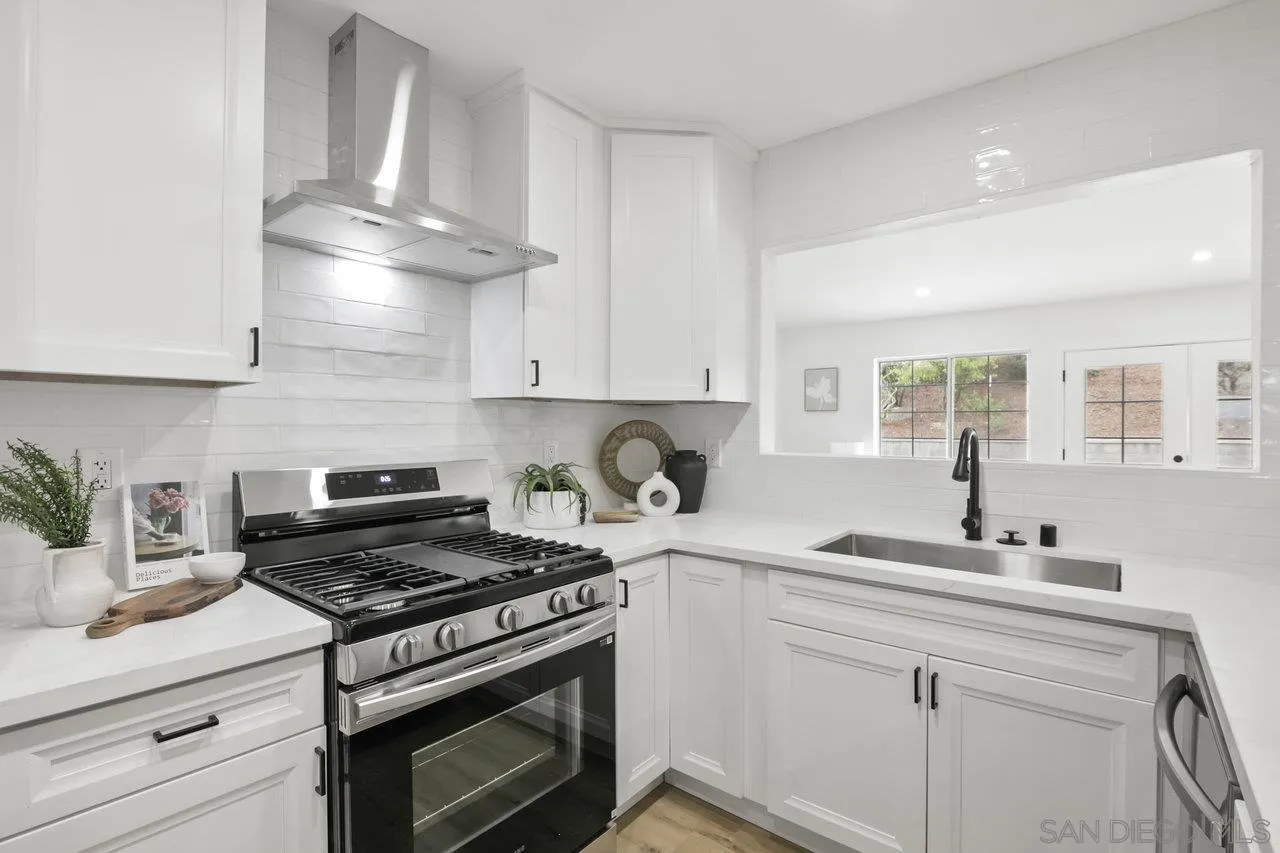 San Diego, California 92154, United States, 5 Bedrooms Bedrooms, ,3 BathroomsBathrooms,Residential,Pending,145063