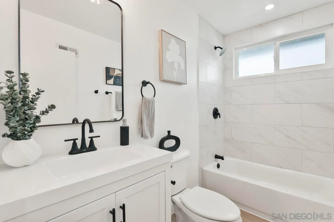 San Diego, California 92154, United States, 5 Bedrooms Bedrooms, ,3 BathroomsBathrooms,Residential,Pending,145063