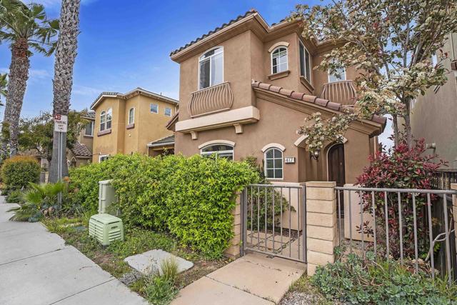 417 N Cedros Avenue