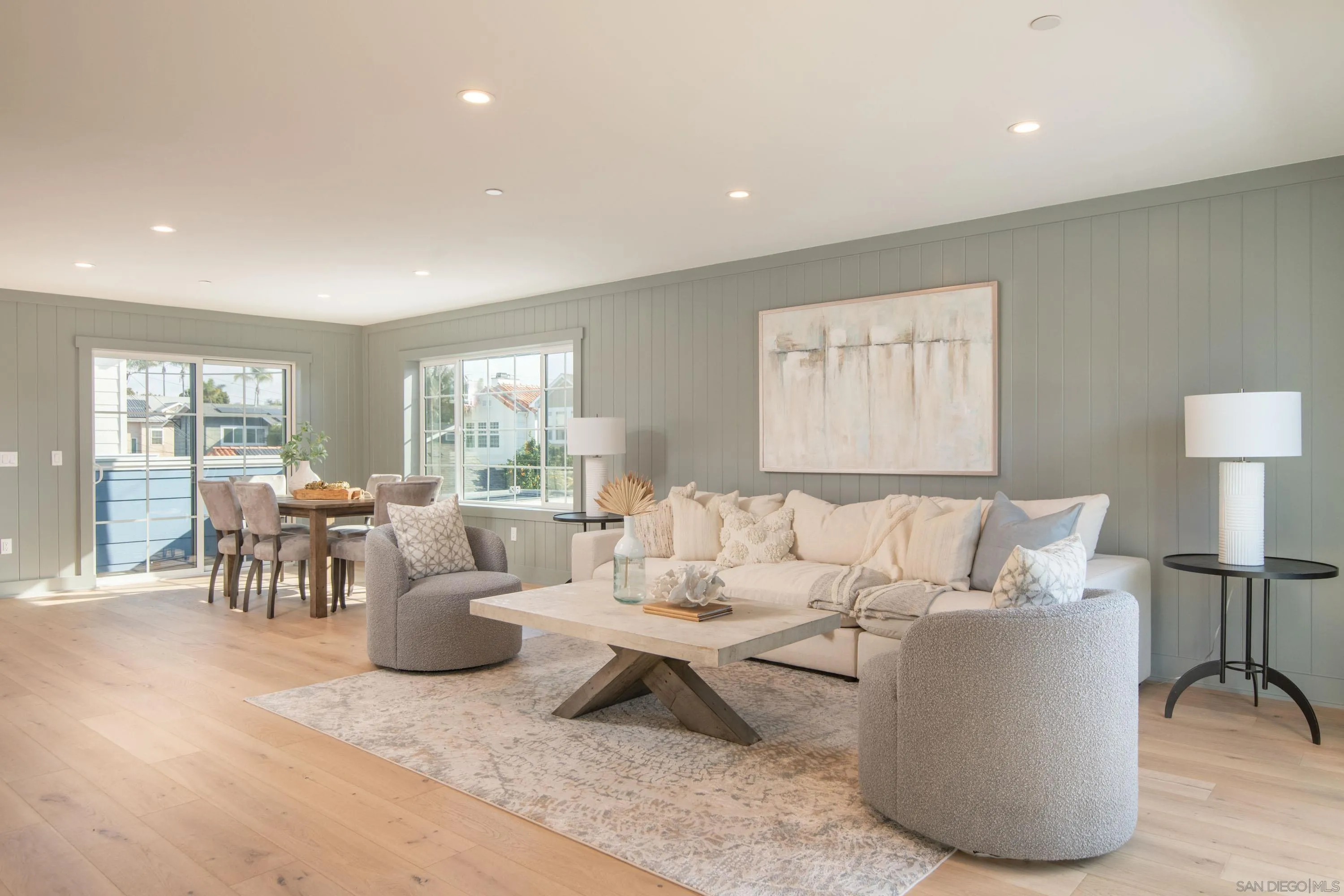 Coronado, California 92118, United States, 3 Bedrooms Bedrooms, ,4 BathroomsBathrooms,Residential,Active,83124