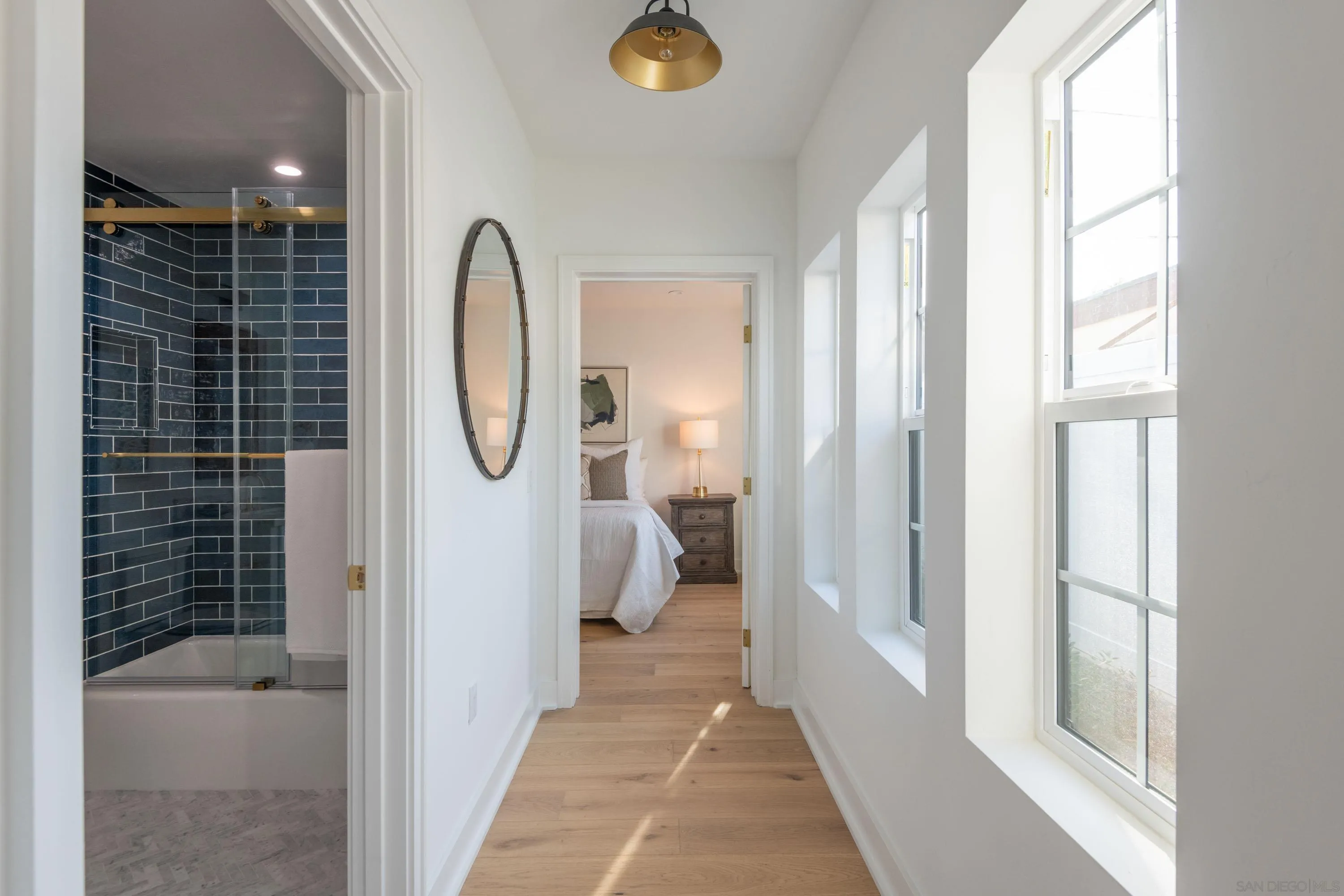 Coronado, California 92118, United States, 3 Bedrooms Bedrooms, ,4 BathroomsBathrooms,Residential,Active,83124