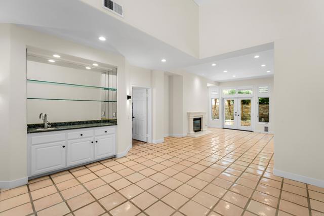 3647 Paseo Vista Famosa
