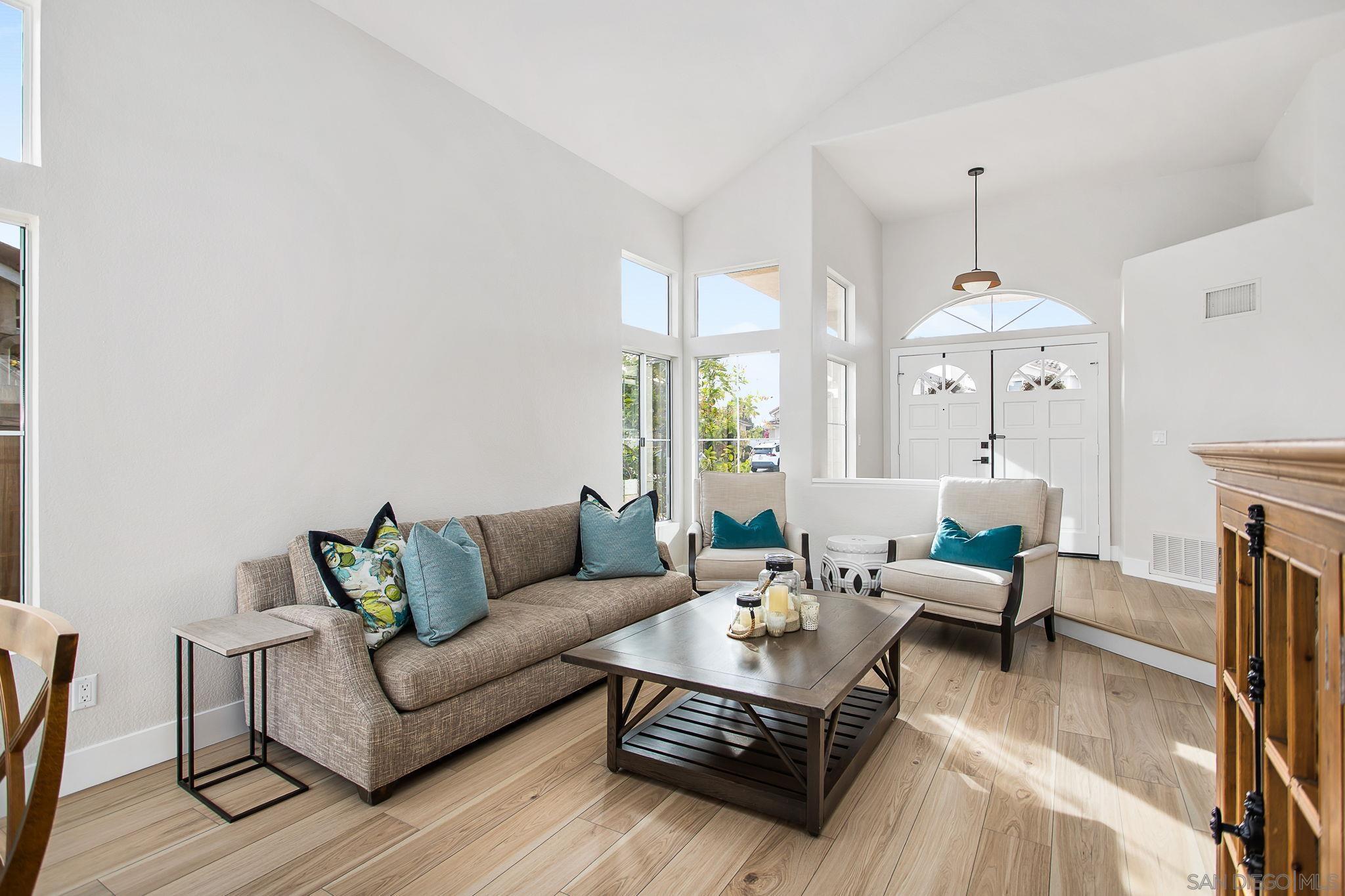 649 Mosaic Cir