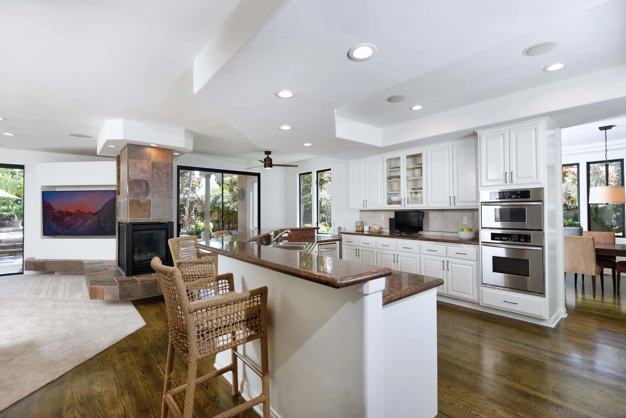 La Jolla, California 92037, United States, 4 Bedrooms Bedrooms, ,4 BathroomsBathrooms,Residential,Coming Soon,94242