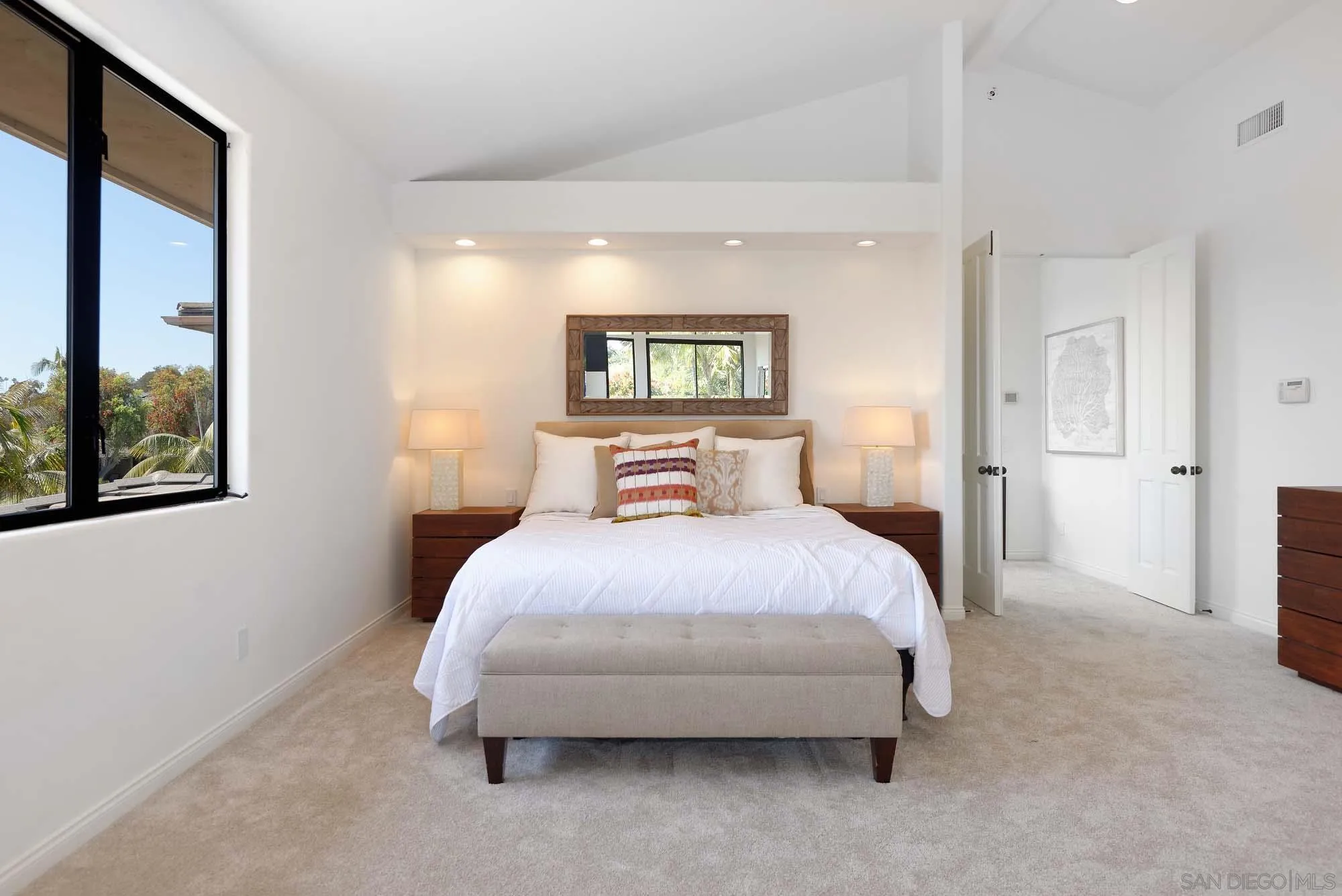 La Jolla, California 92037, United States, 4 Bedrooms Bedrooms, ,4 BathroomsBathrooms,Residential,Coming Soon,94242