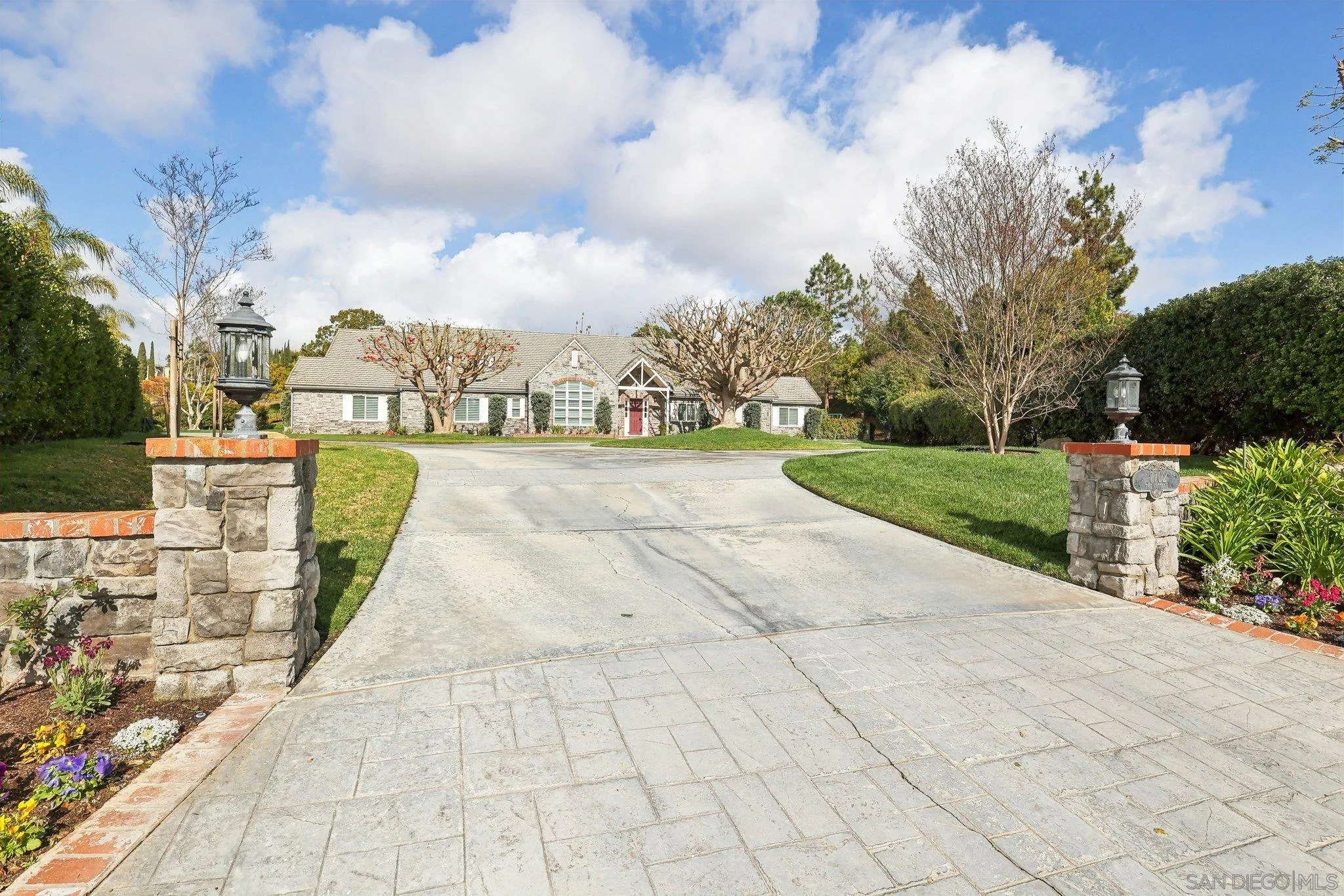 Poway, California 92064, United States, 4 Bedrooms Bedrooms, ,6 BathroomsBathrooms,Residential,Active,2789