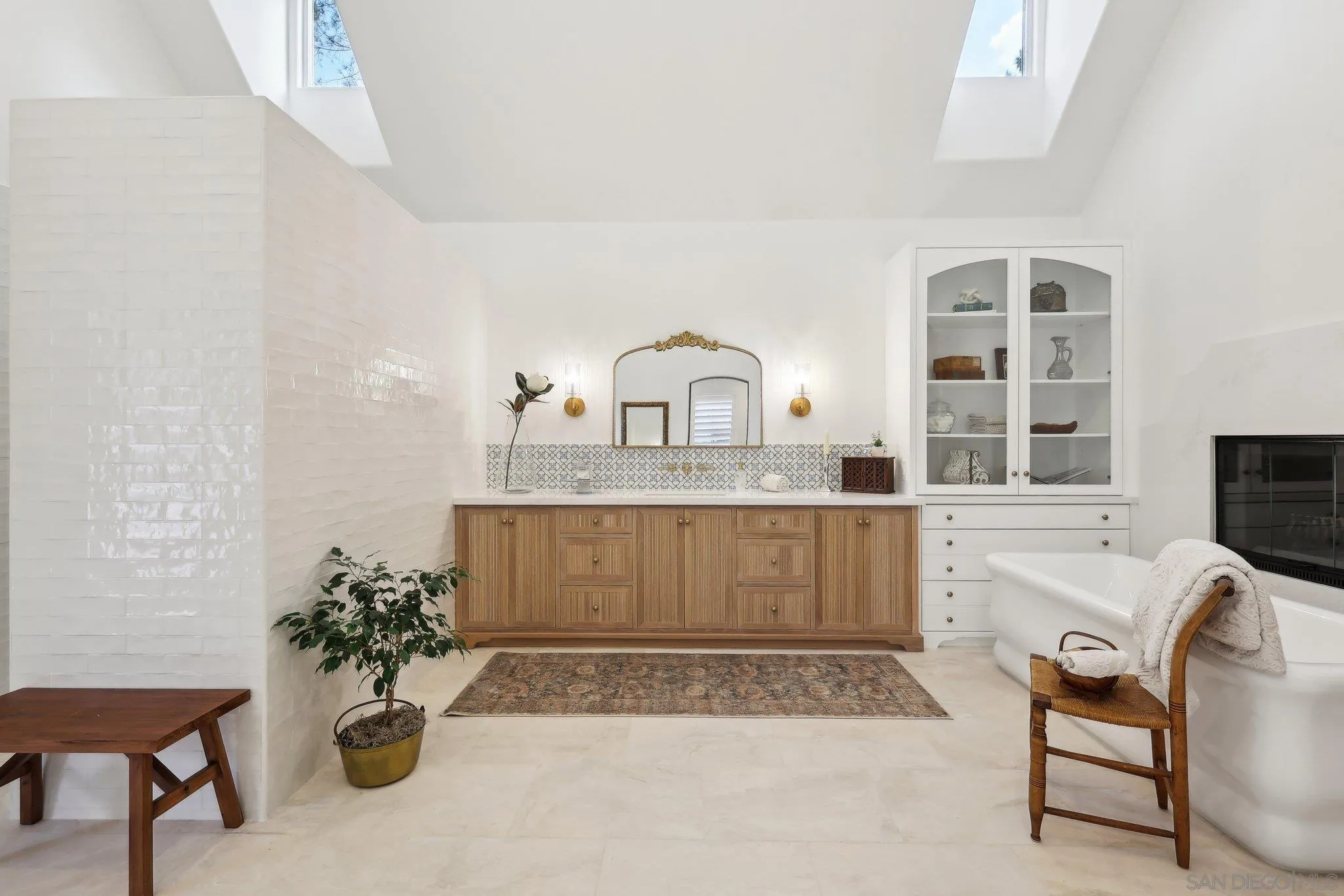 Poway, California 92064, United States, 4 Bedrooms Bedrooms, ,6 BathroomsBathrooms,Residential,Active,2789