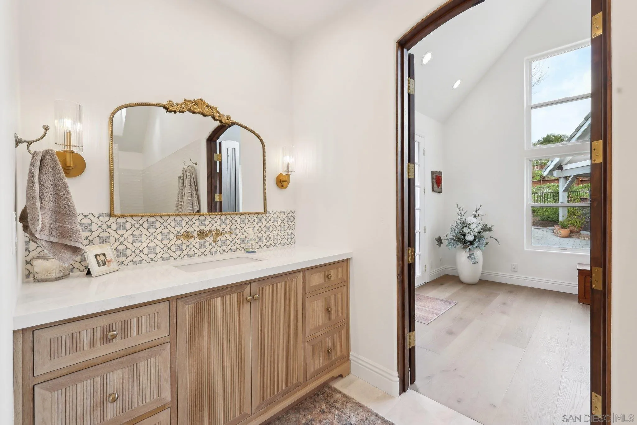 Poway, California 92064, United States, 4 Bedrooms Bedrooms, ,6 BathroomsBathrooms,Residential,Active,2789