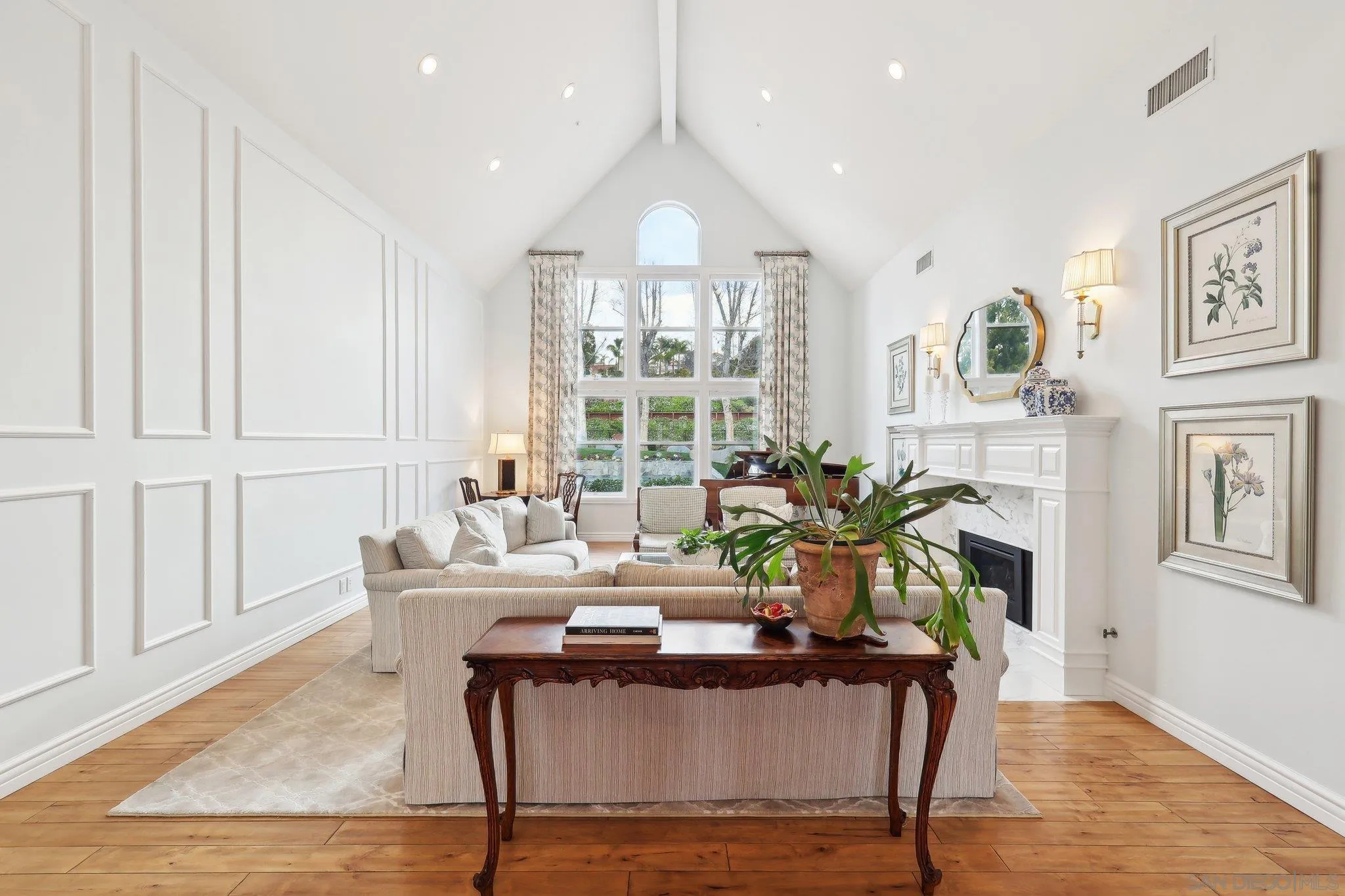 Poway, California 92064, United States, 4 Bedrooms Bedrooms, ,6 BathroomsBathrooms,Residential,Active,2789