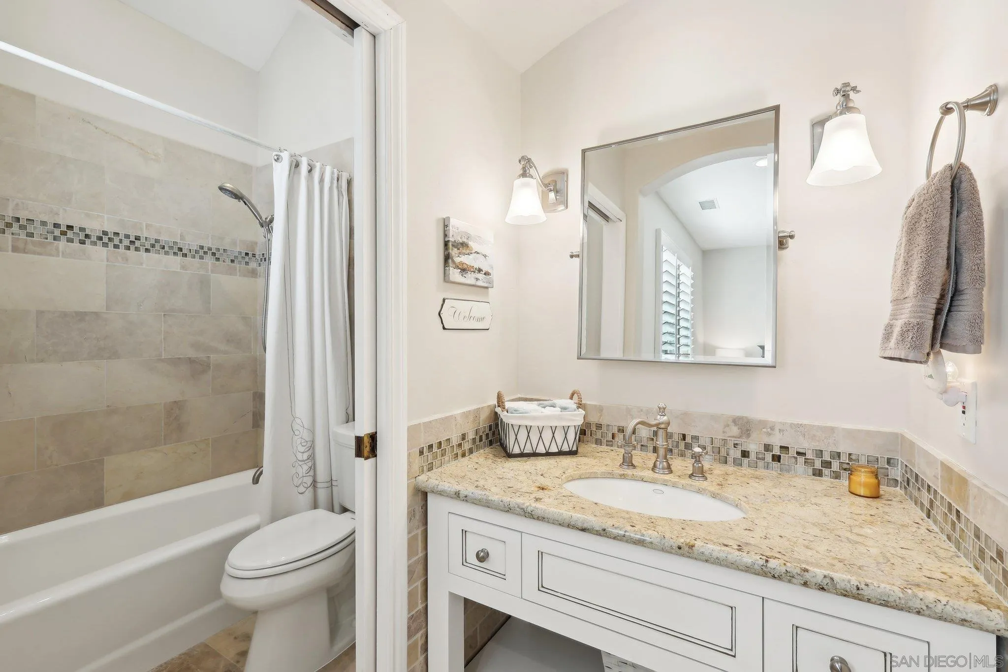 Poway, California 92064, United States, 4 Bedrooms Bedrooms, ,6 BathroomsBathrooms,Residential,Active,2789