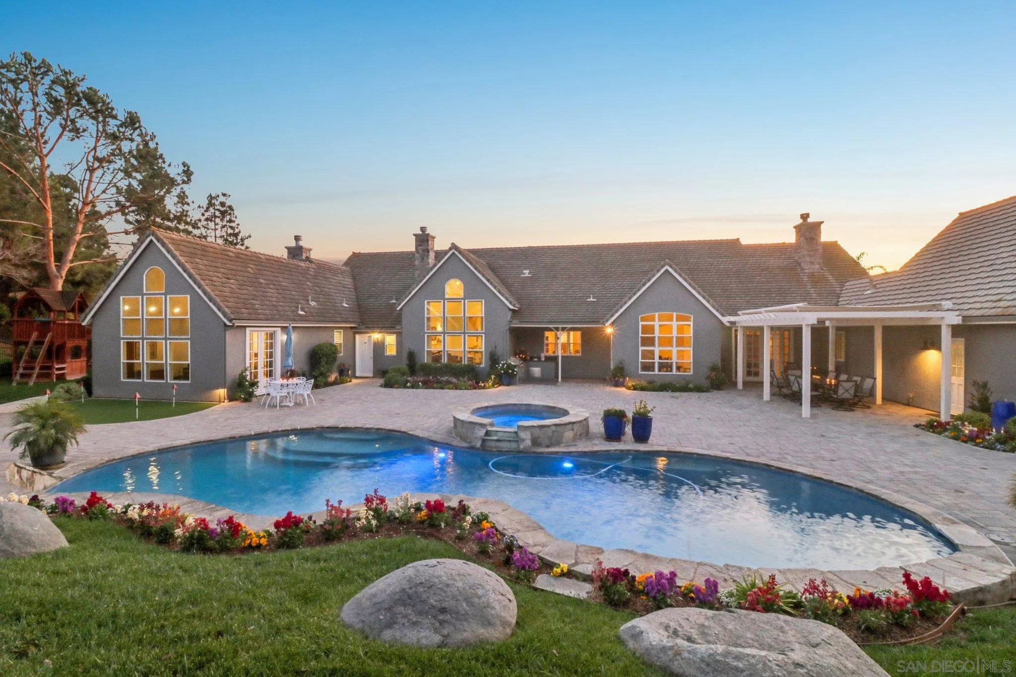 Poway, California 92064, United States, 4 Bedrooms Bedrooms, ,6 BathroomsBathrooms,Residential,Active,2789