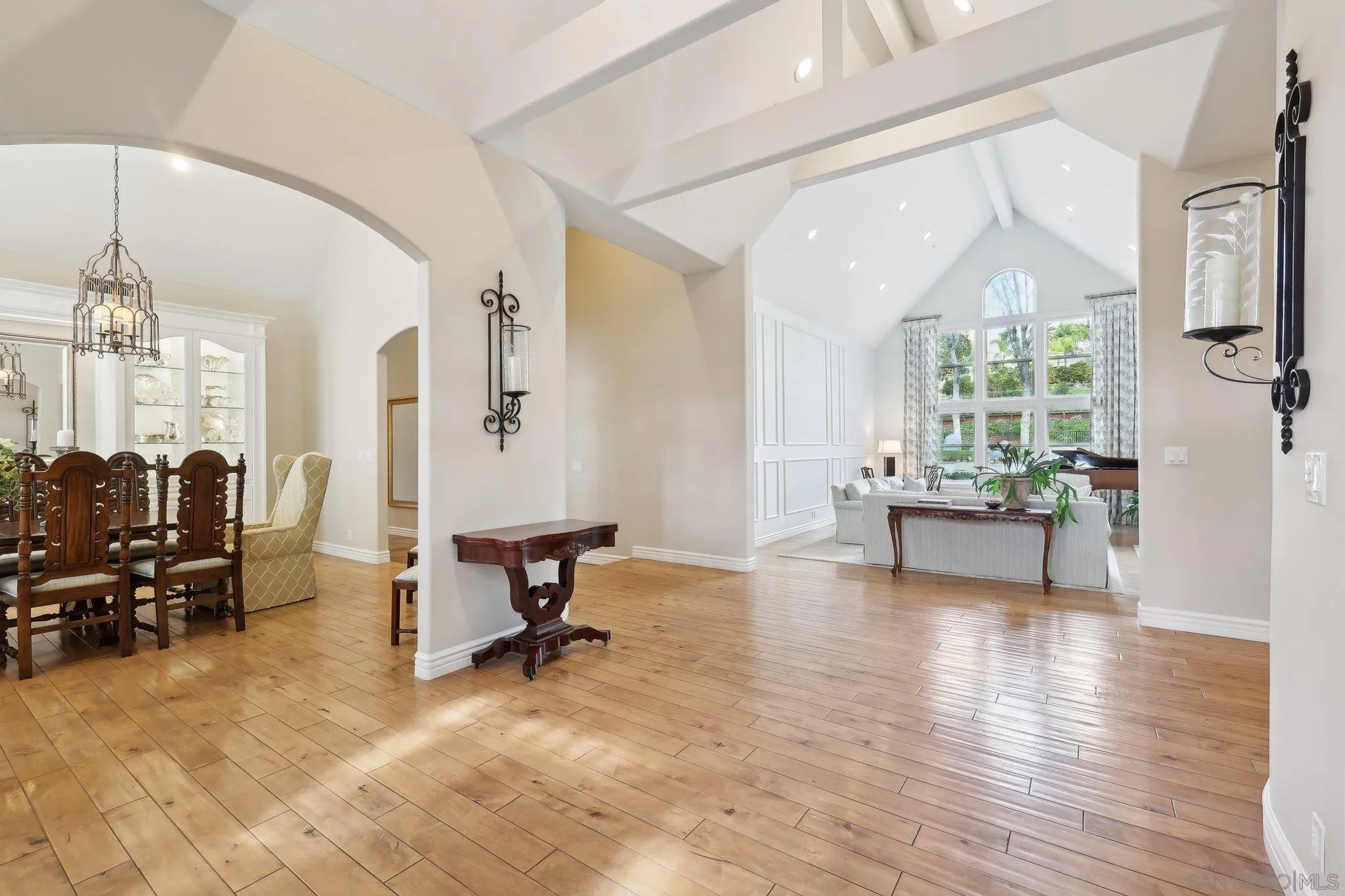 Poway, California 92064, United States, 4 Bedrooms Bedrooms, ,6 BathroomsBathrooms,Residential,Active,2789