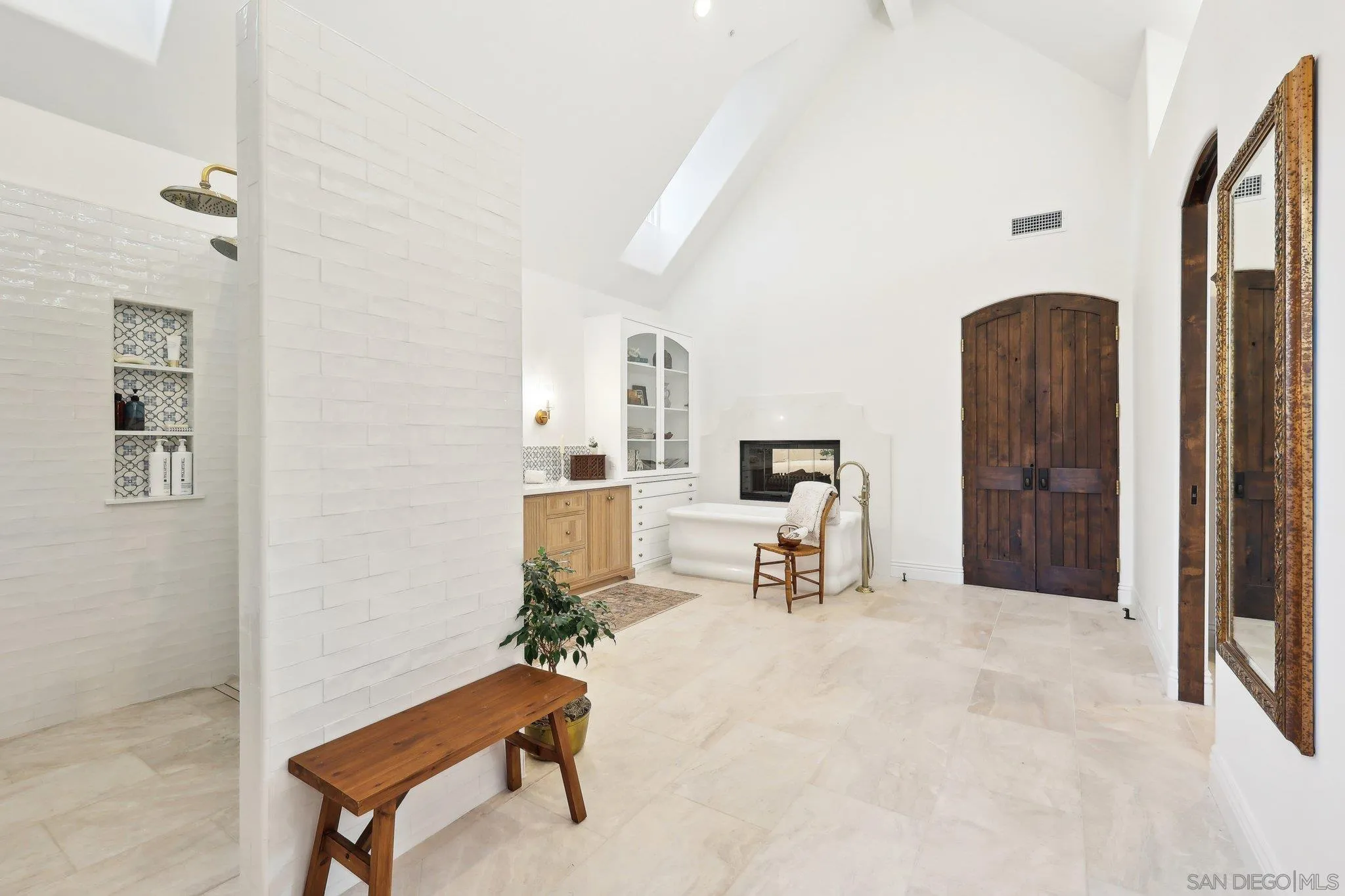 Poway, California 92064, United States, 4 Bedrooms Bedrooms, ,6 BathroomsBathrooms,Residential,Active,2789