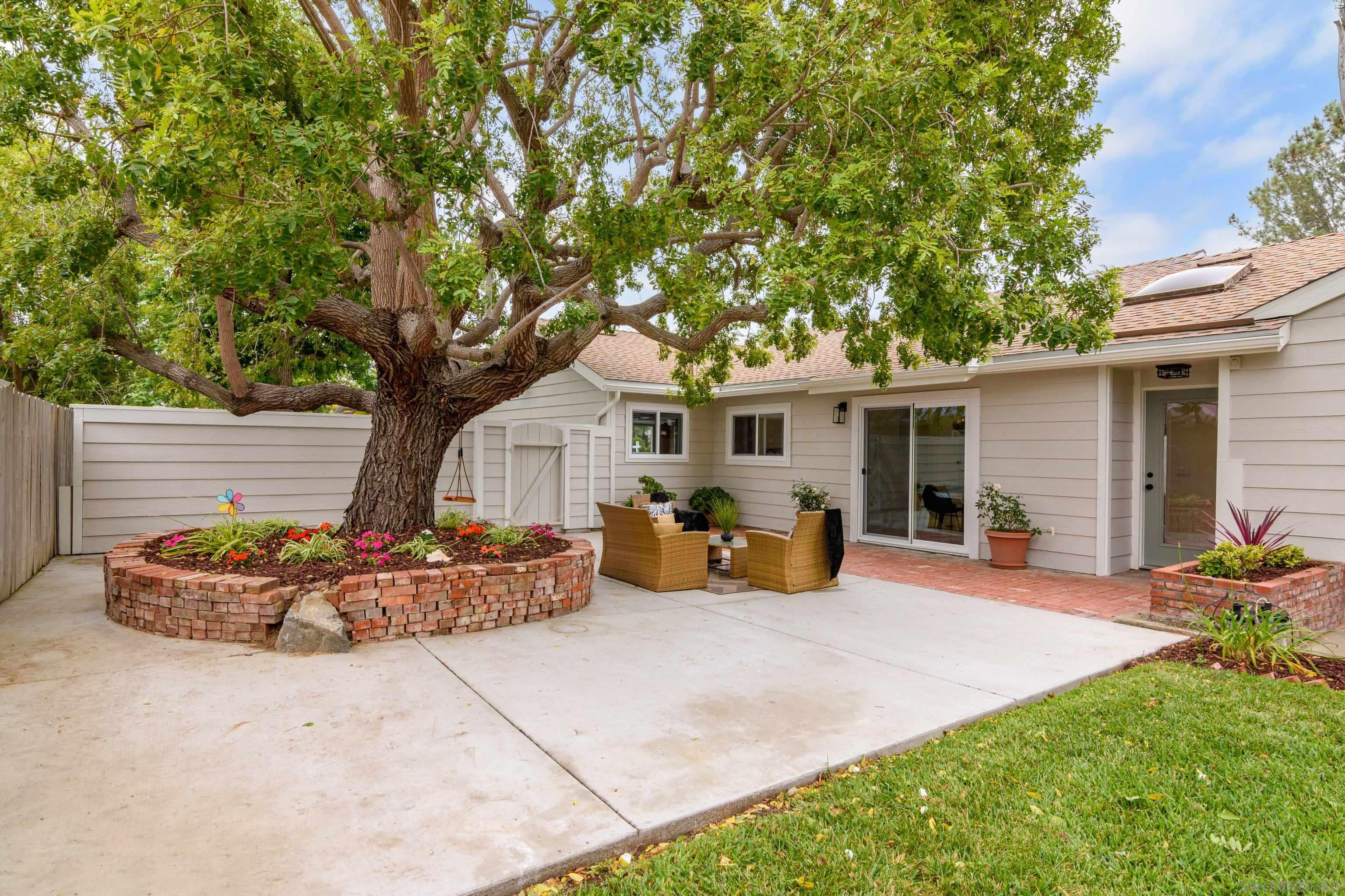 1130 Lake Ridge Dr