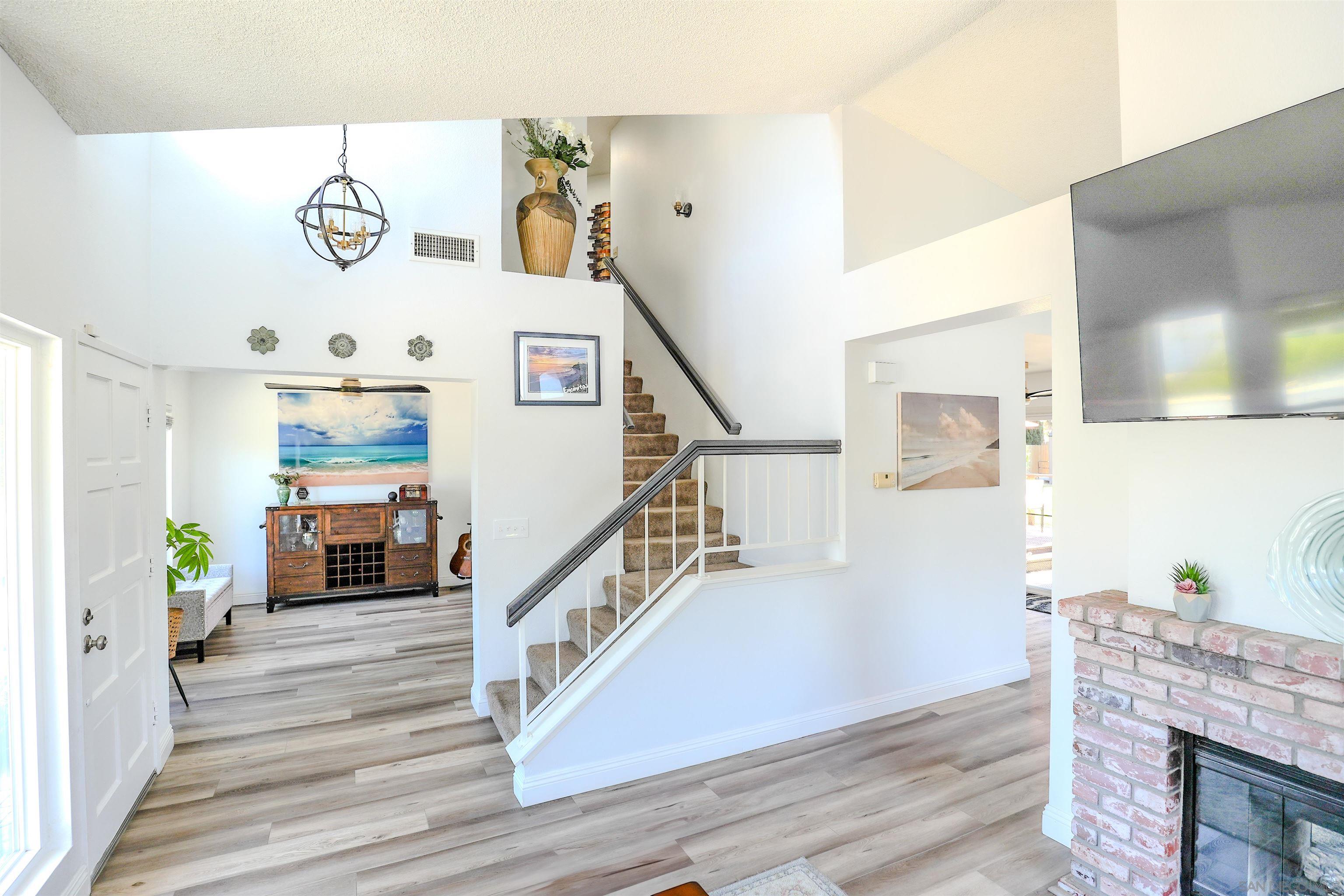 1436 Eastview Ct
