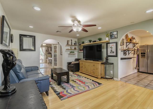 823 N Towner
