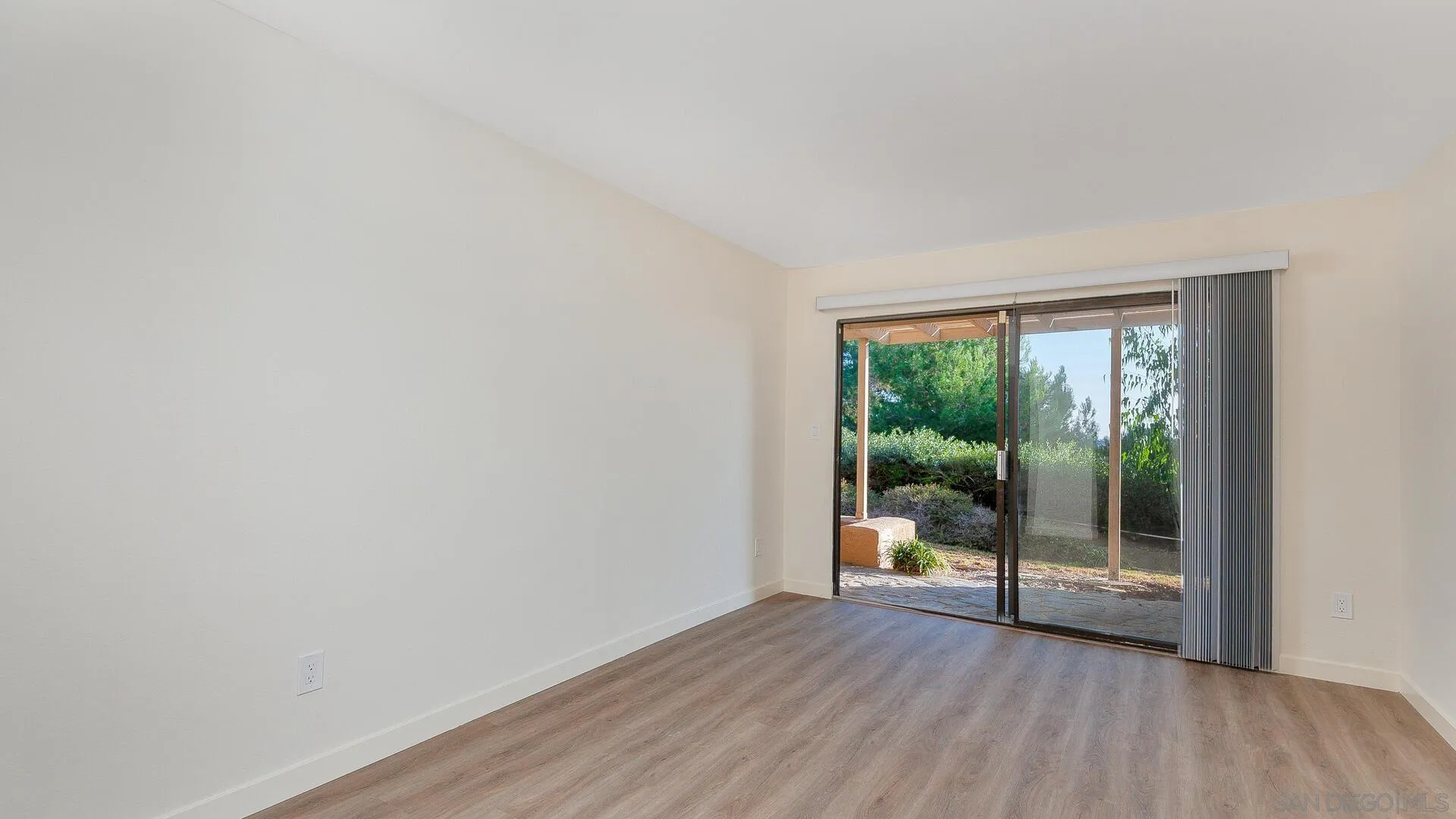 La Jolla, California 92037, United States, 2 Bedrooms Bedrooms, ,3 BathroomsBathrooms,Residential,Active,111303