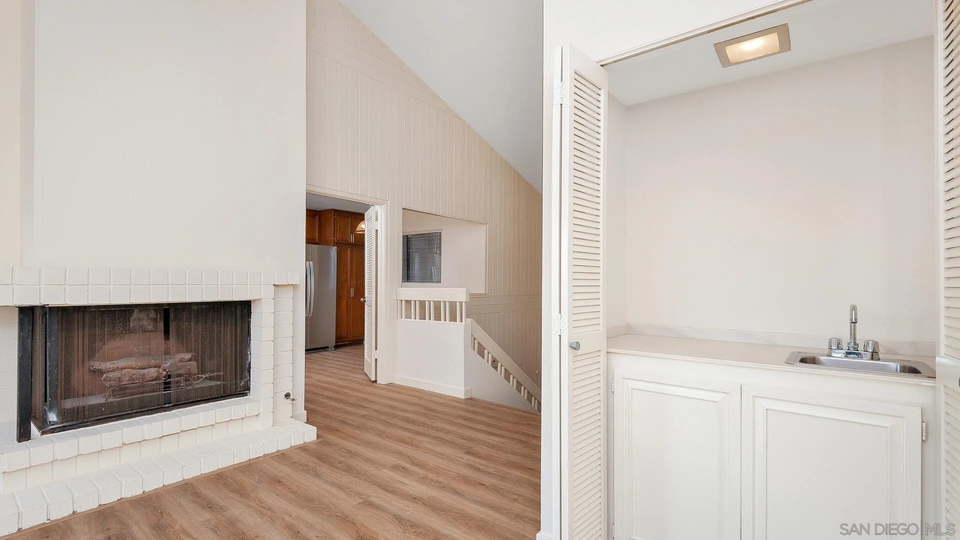 La Jolla, California 92037, United States, 2 Bedrooms Bedrooms, ,3 BathroomsBathrooms,Residential,Active,111303