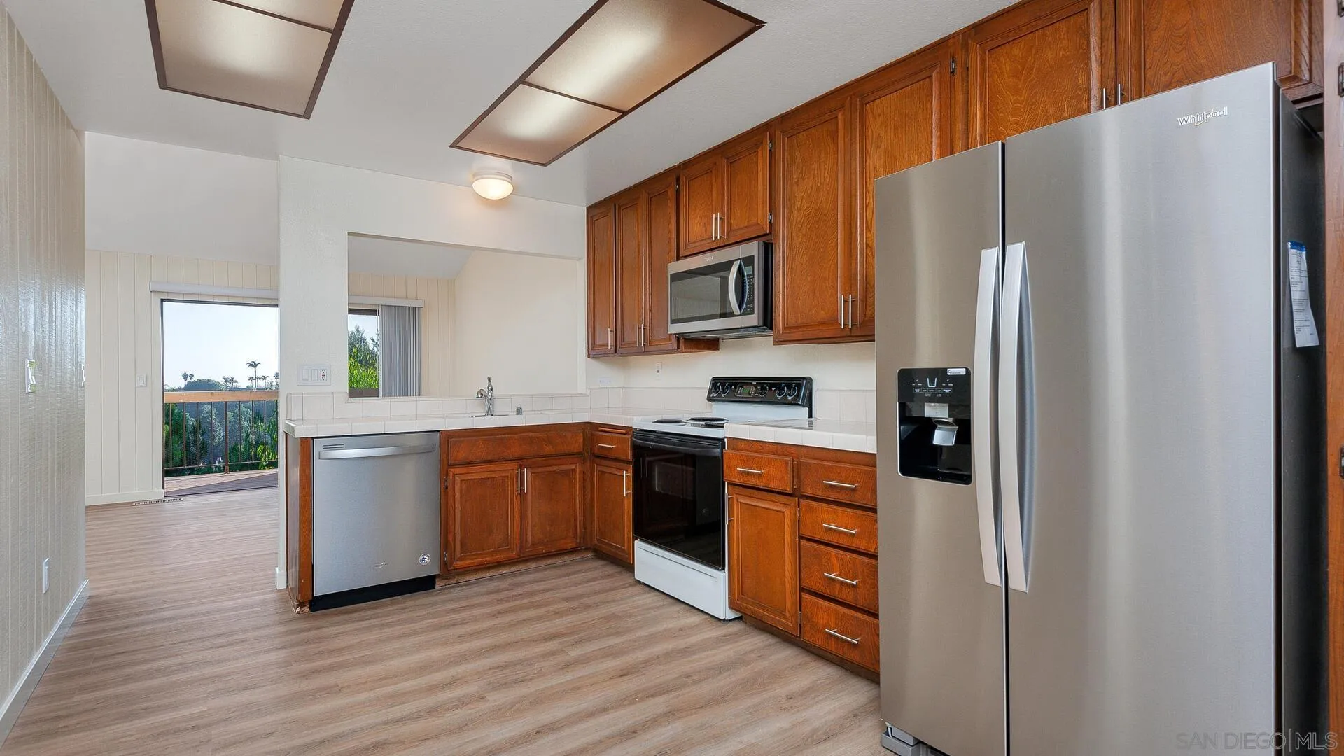 La Jolla, California 92037, United States, 2 Bedrooms Bedrooms, ,3 BathroomsBathrooms,Residential,Active,111303