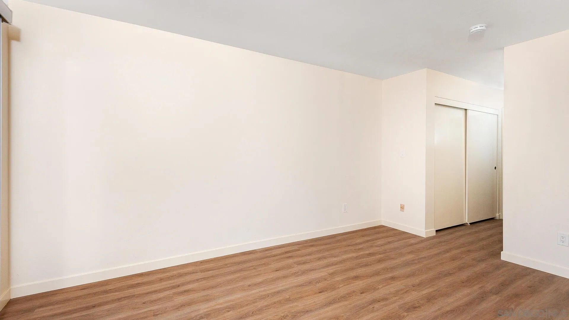 La Jolla, California 92037, United States, 2 Bedrooms Bedrooms, ,3 BathroomsBathrooms,Residential,Active,111303