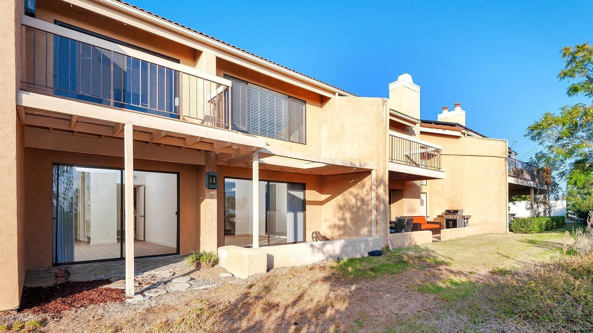 La Jolla, California 92037, United States, 2 Bedrooms Bedrooms, ,3 BathroomsBathrooms,Residential,Active,111303