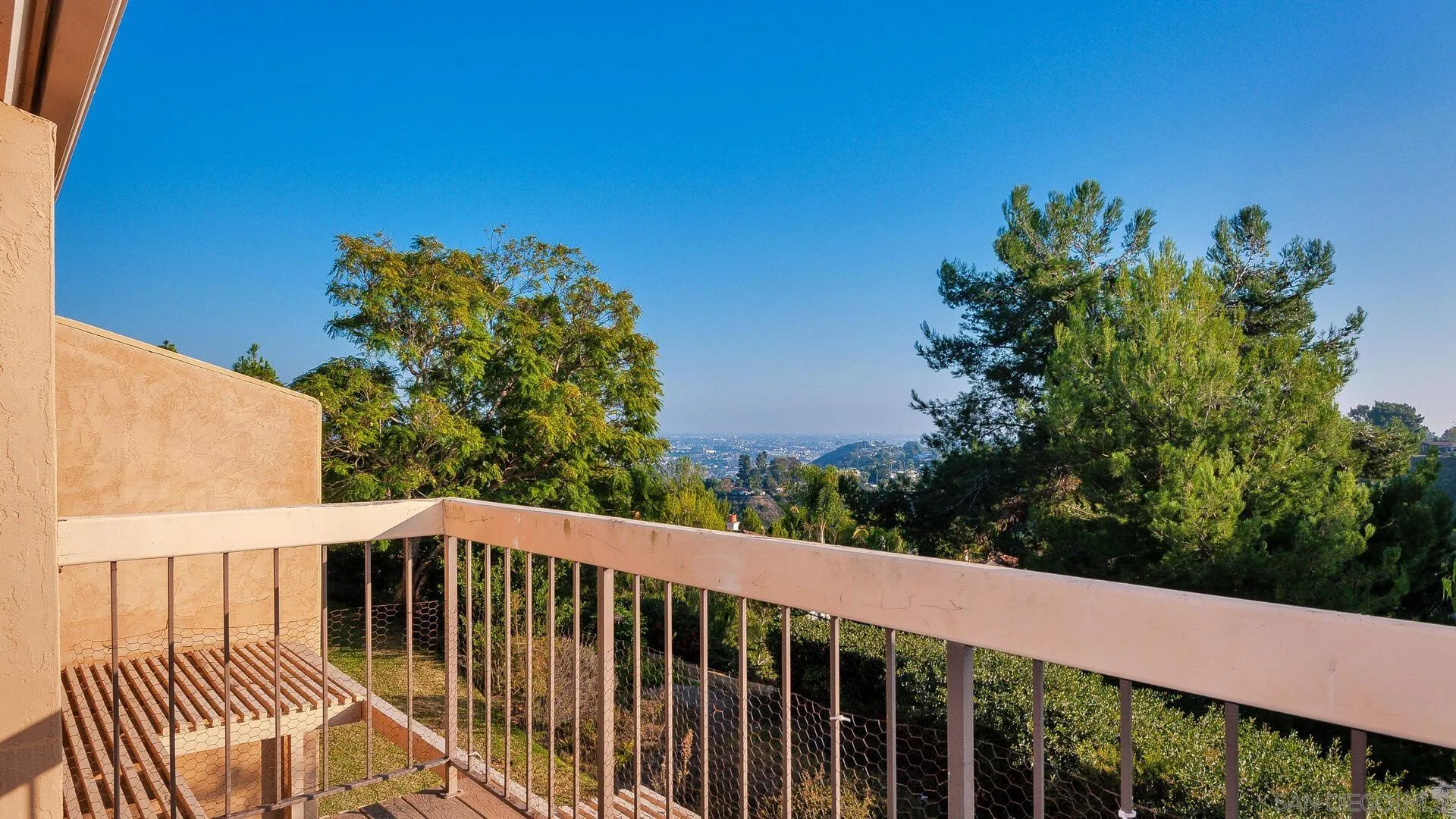 La Jolla, California 92037, United States, 2 Bedrooms Bedrooms, ,3 BathroomsBathrooms,Residential,Active,111303