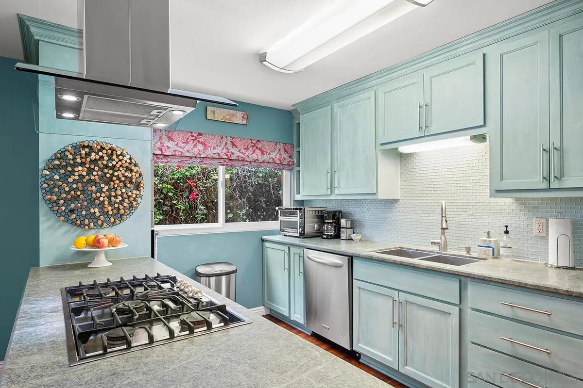 Coronado, California 92118, United States, 2 Bedrooms Bedrooms, ,2 BathroomsBathrooms,Residential,Active,94863