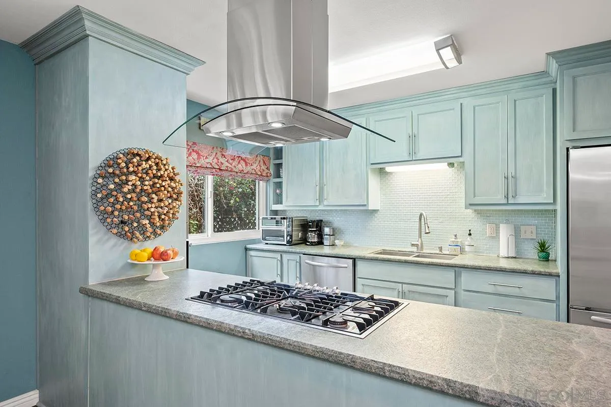 Coronado, California 92118, United States, 2 Bedrooms Bedrooms, ,2 BathroomsBathrooms,Residential,Active,94863