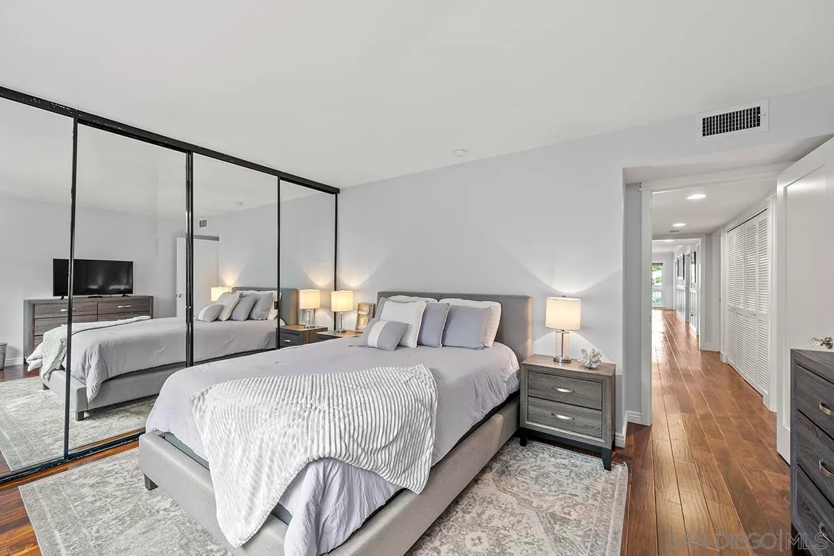 Coronado, California 92118, United States, 2 Bedrooms Bedrooms, ,2 BathroomsBathrooms,Residential,Active,94863